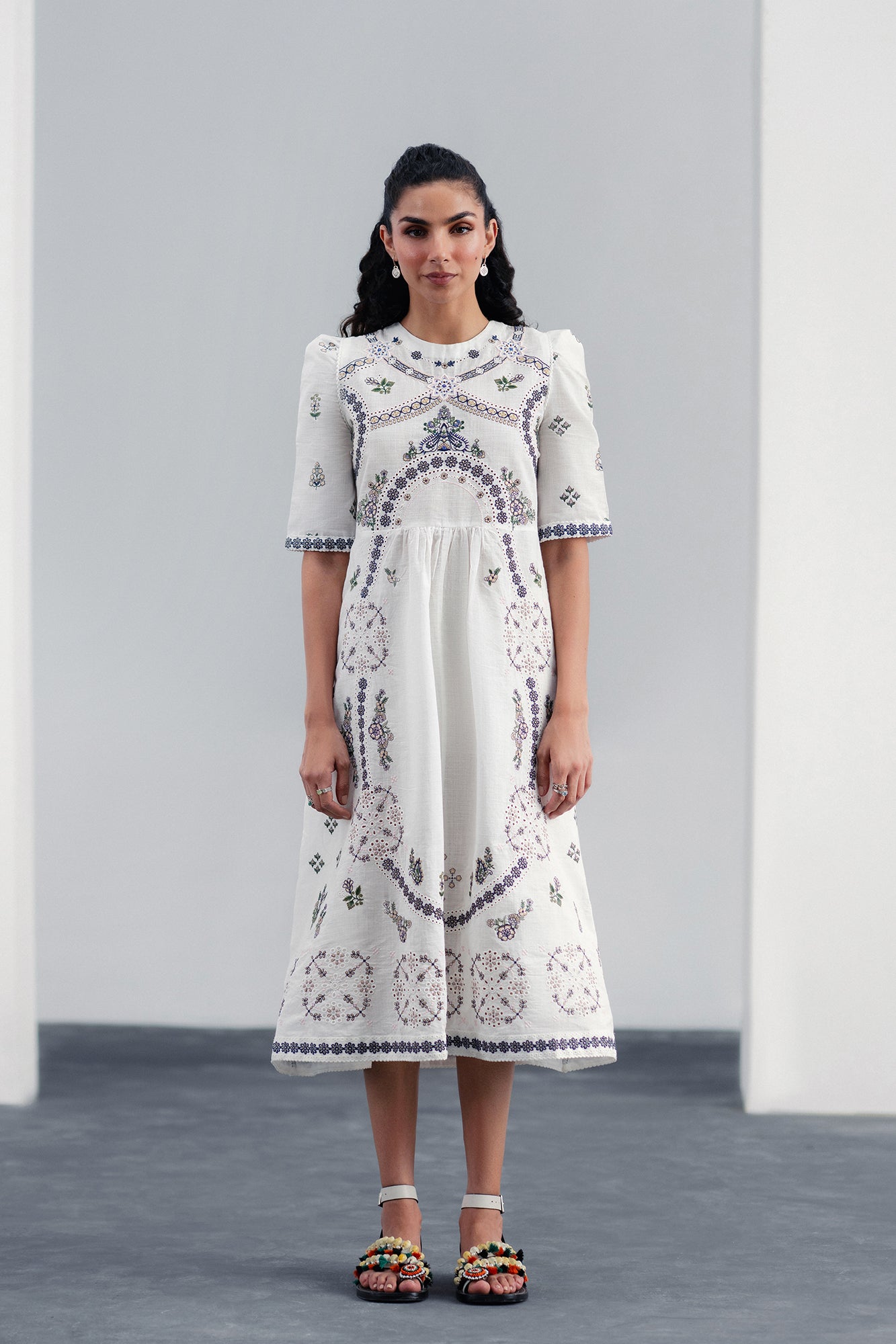 DRESS (E120/001/0048)