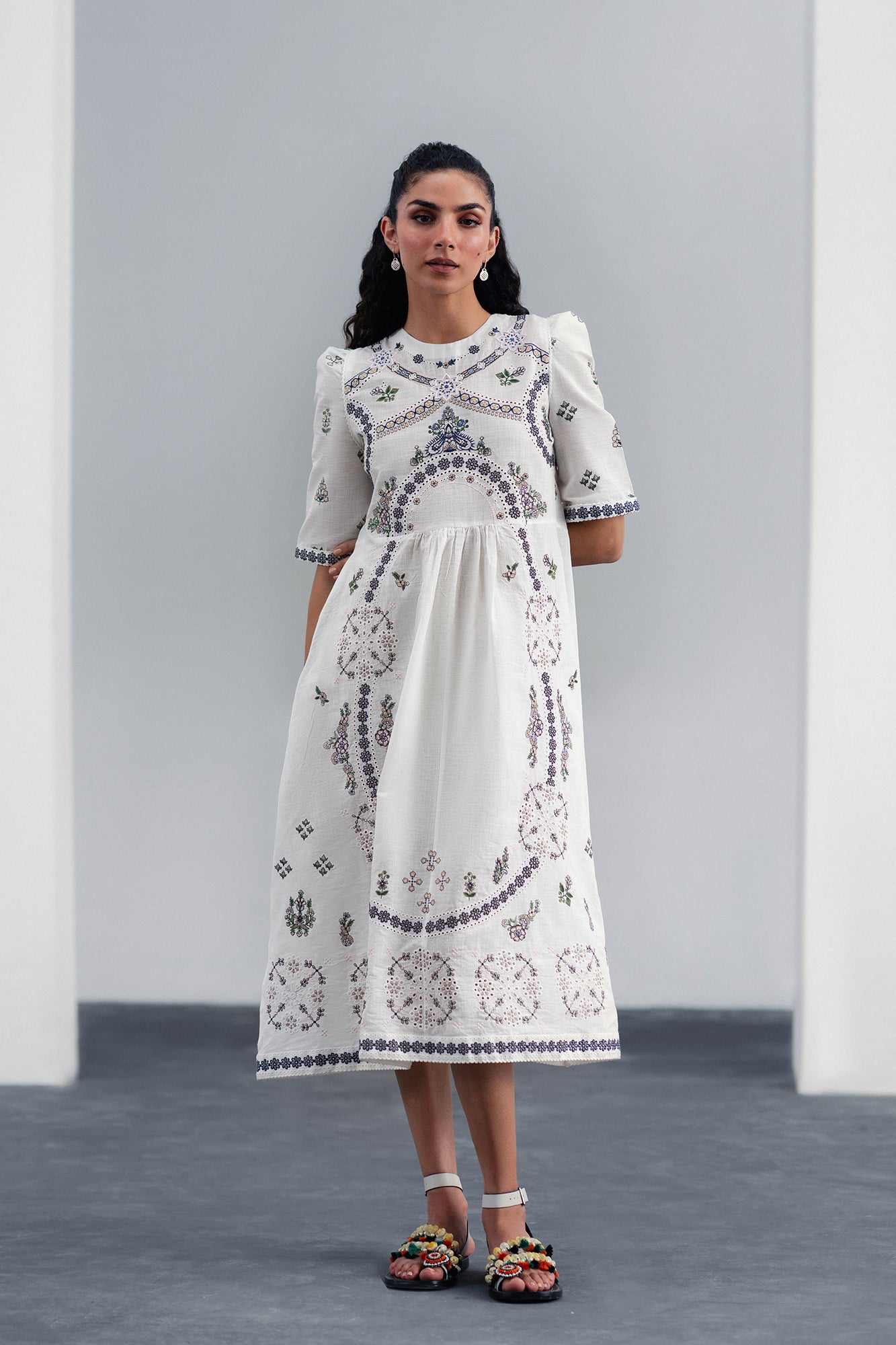 DRESS (E120/001/0048)
