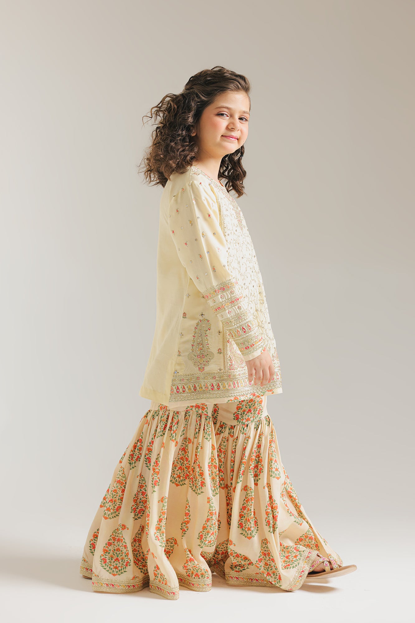 EMBROIDERED SUIT (E0216/415/227)