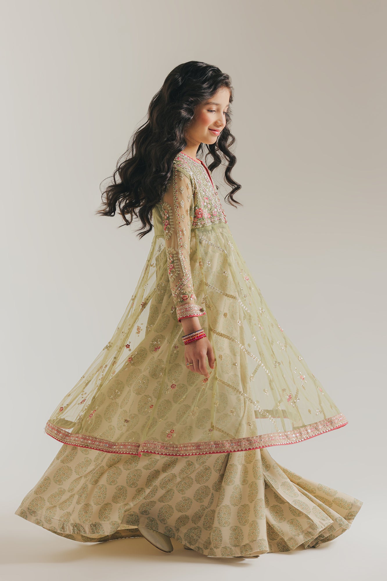 EMBROIDERED SUIT (E0250/415/720)