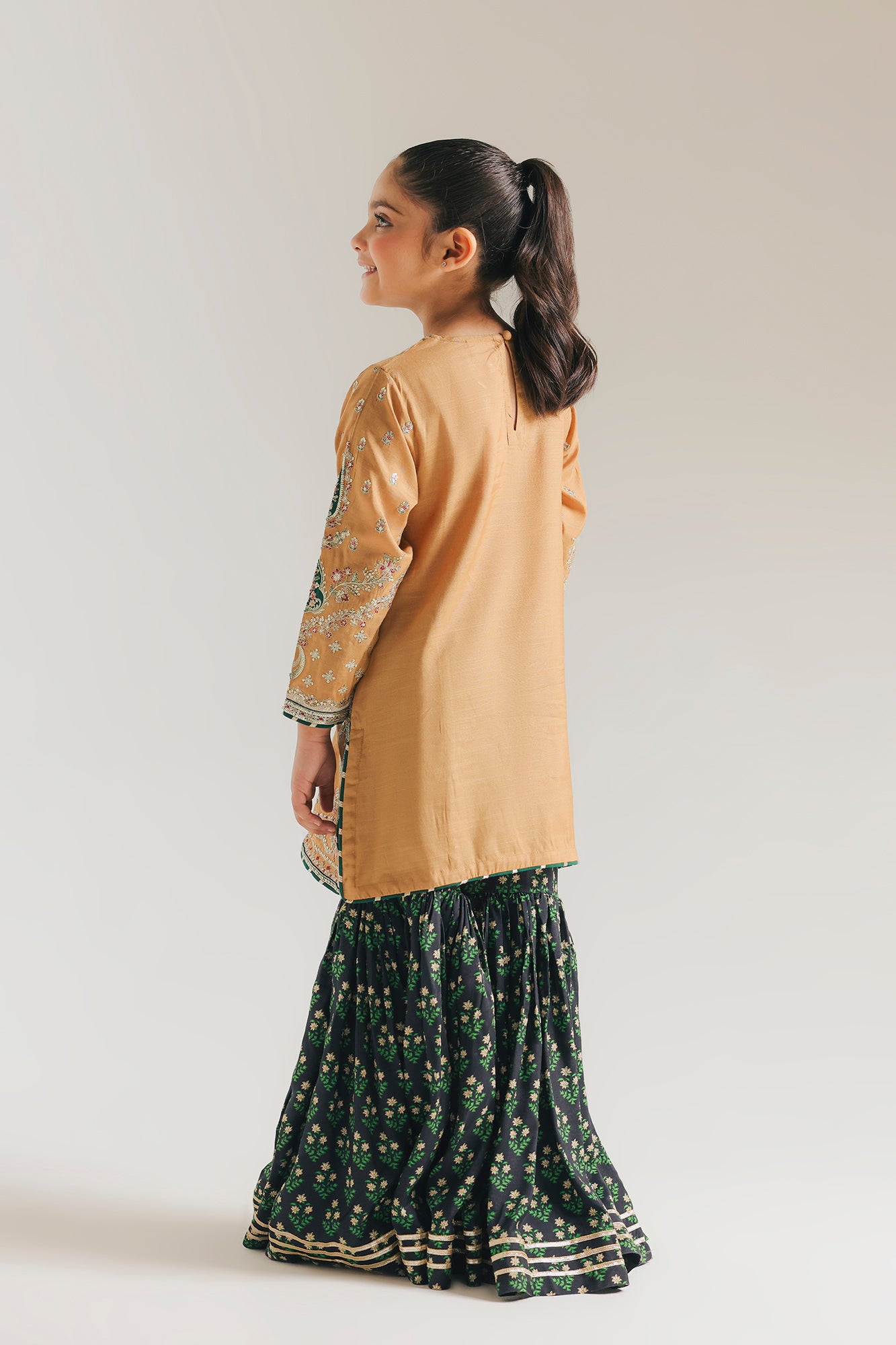 EMBROIDERED SUIT (E0258/415/104)