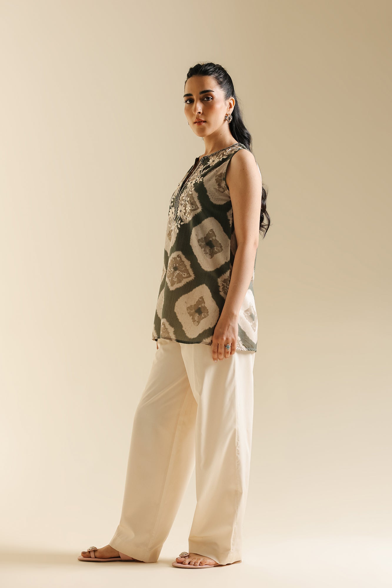 EMBROIDERED TOP (E0604/119/710)