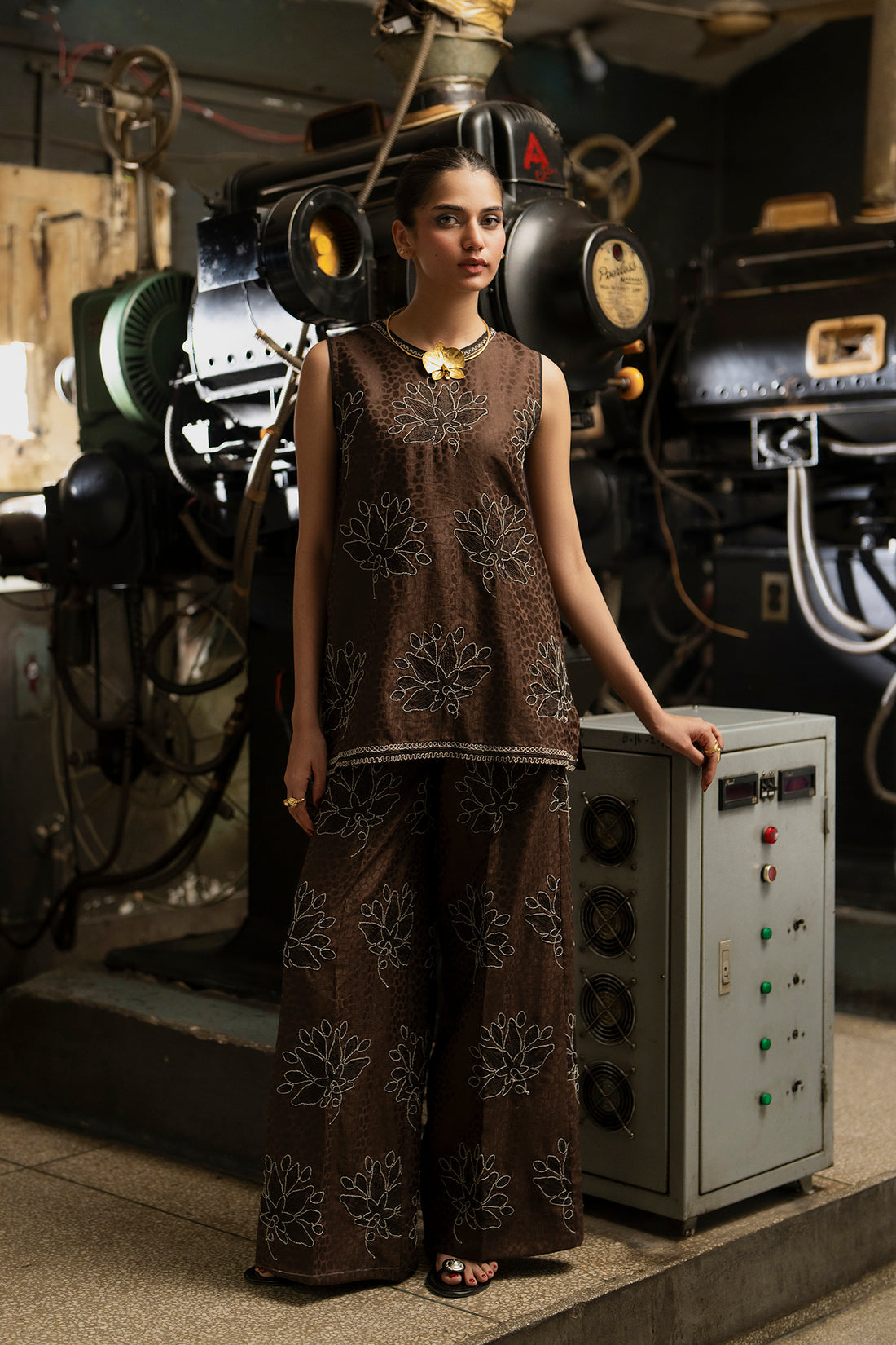 EMBROIDERED SUIT (E0619/119/116)