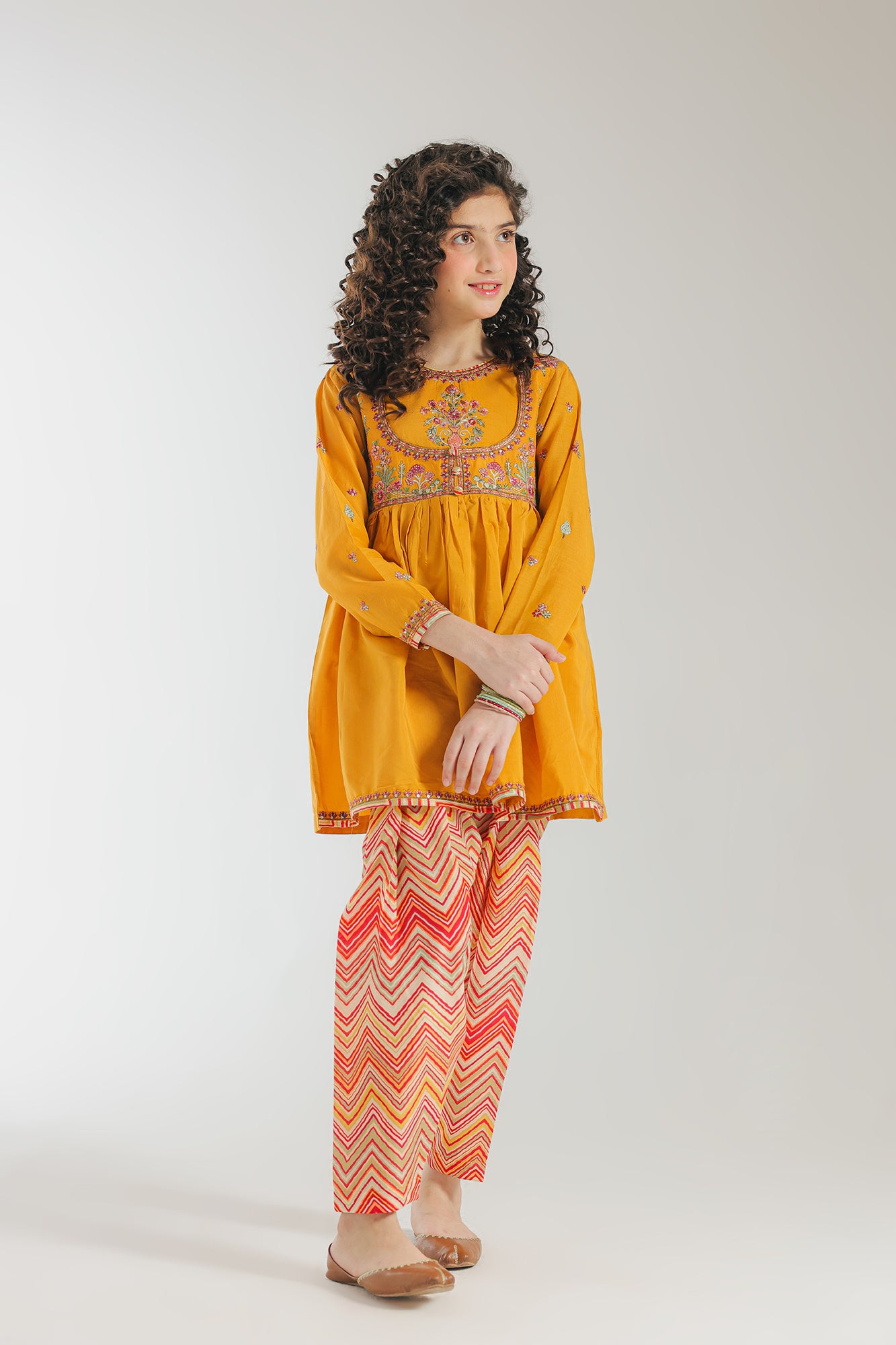 EMBROIDERED SUIT (E0628/404/220)