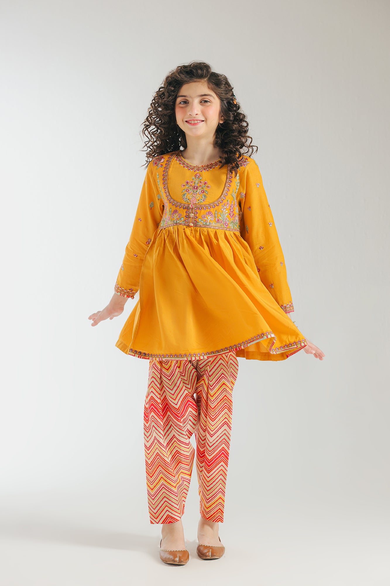 EMBROIDERED SUIT (E0628/404/220)