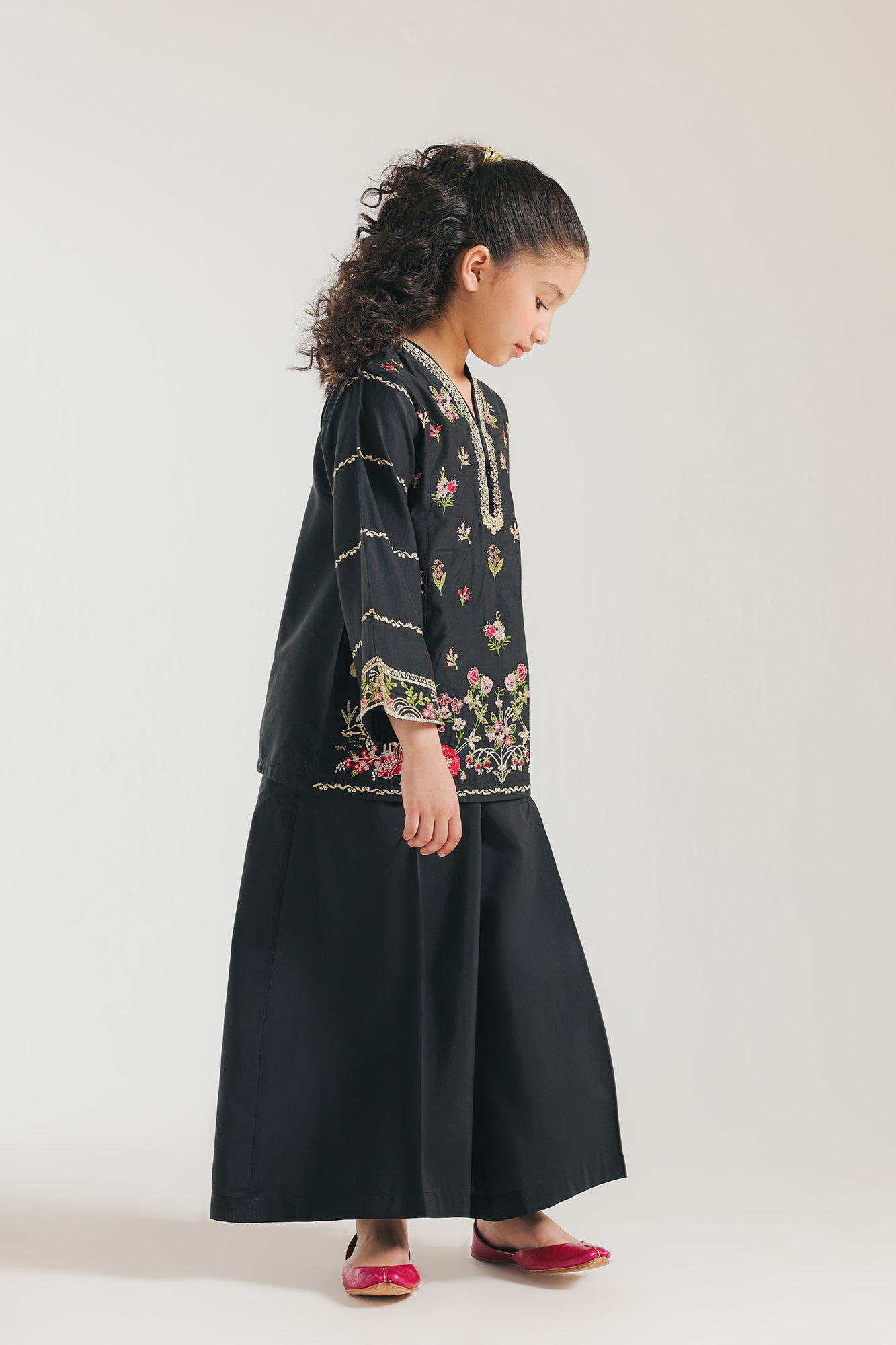 EMBROIDERED SUIT (E0634/404/902)