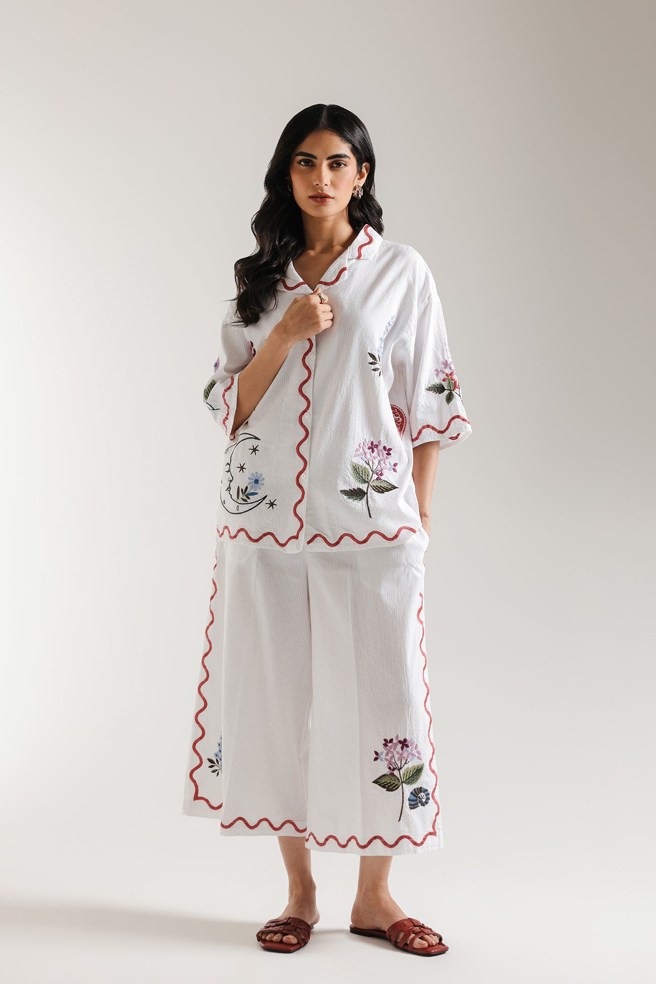 EMBROIDERED SUIT (E106/001/0636)