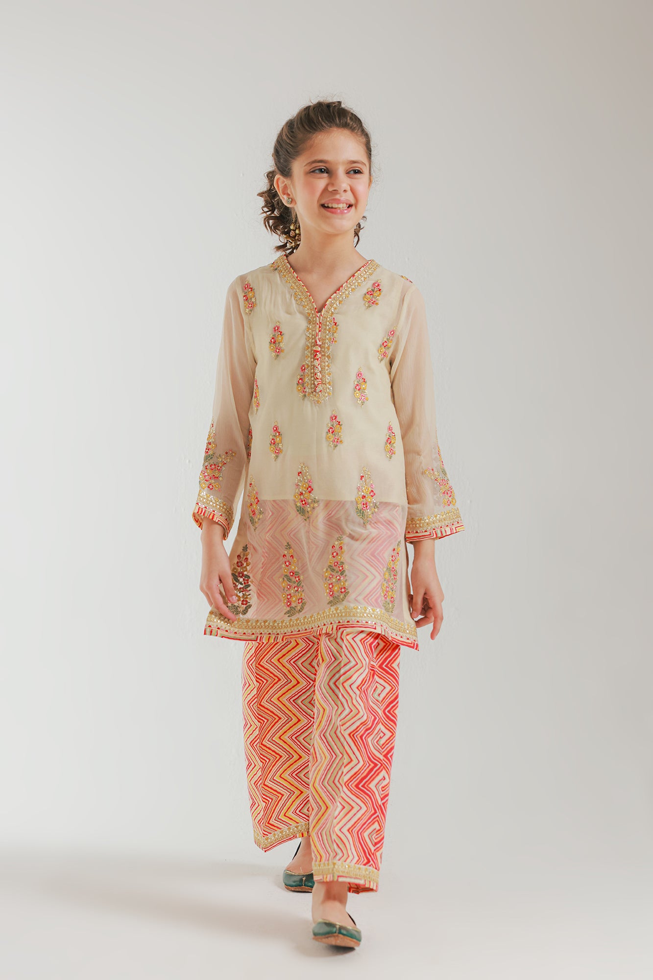 EMBROIDERED SUIT (E0636/404/002)