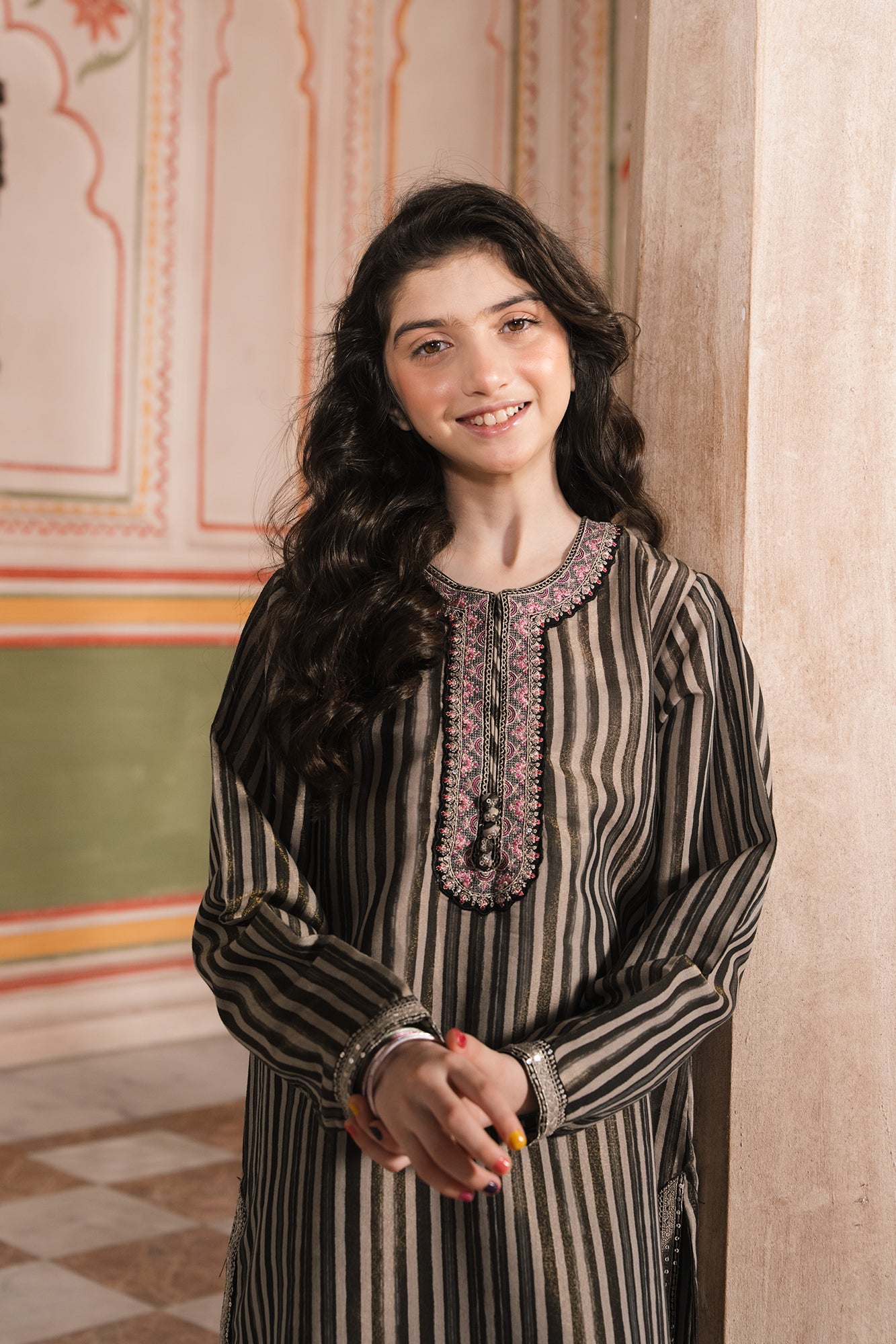EMBROIDERED SUIT (E0642/404/901)