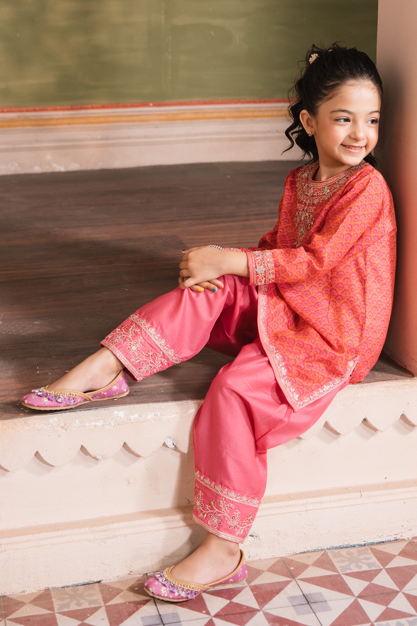 EMBROIDERED SUIT (E0643/404/421)