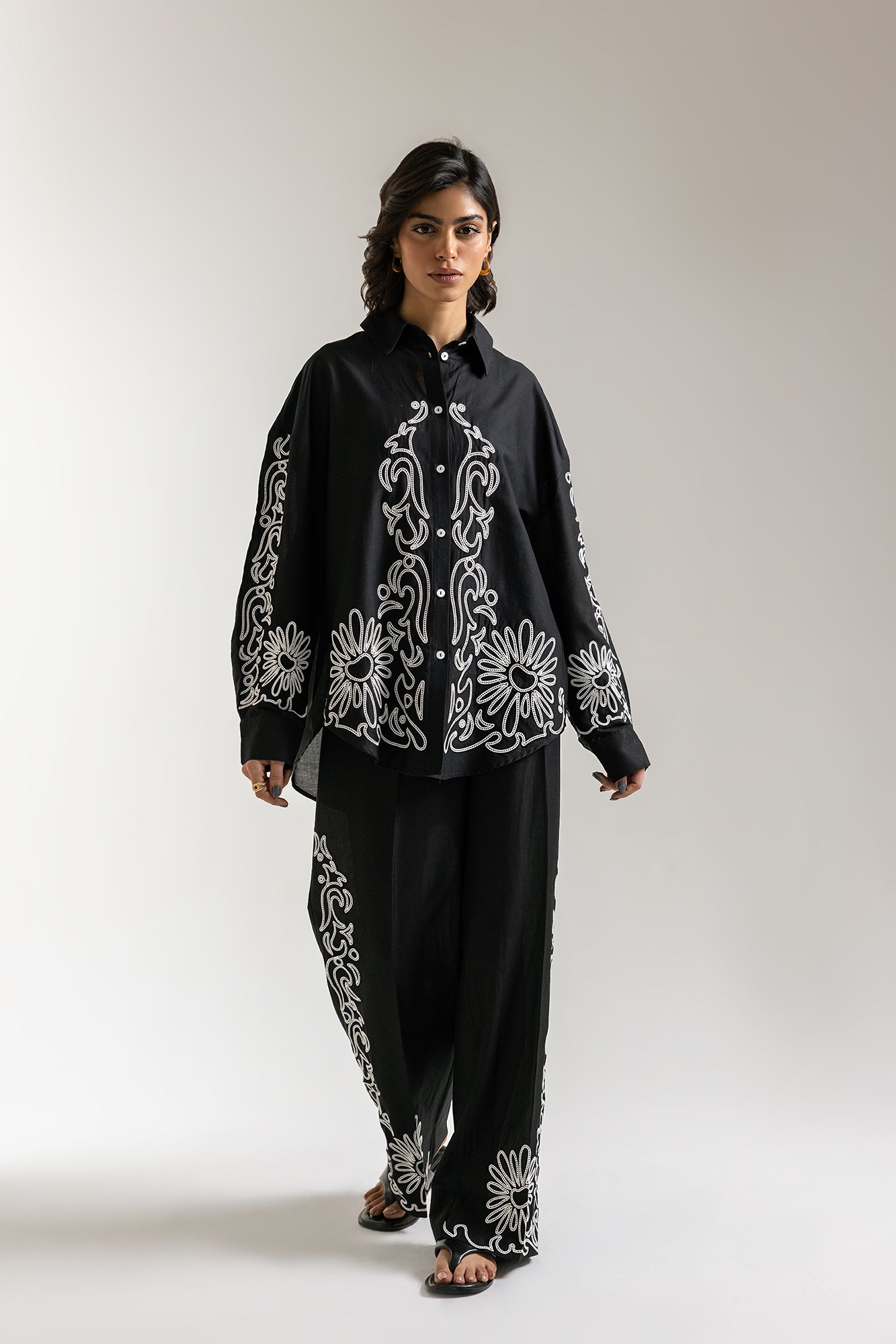 EMBROIDERED SUIT (E0644/106/902)