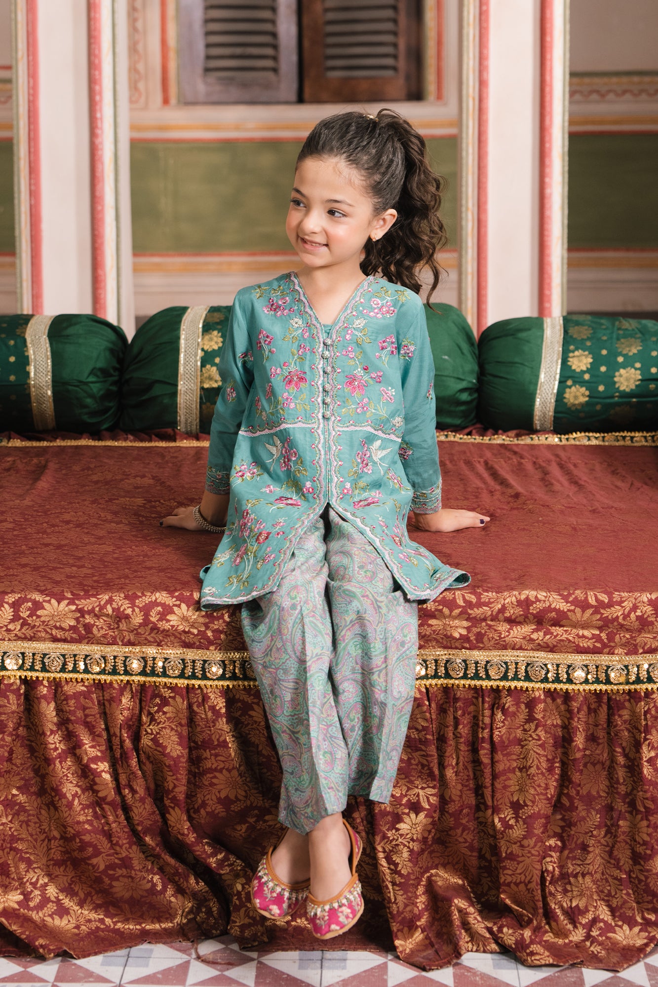 EMBROIDERED SUIT (E0647/404/712)