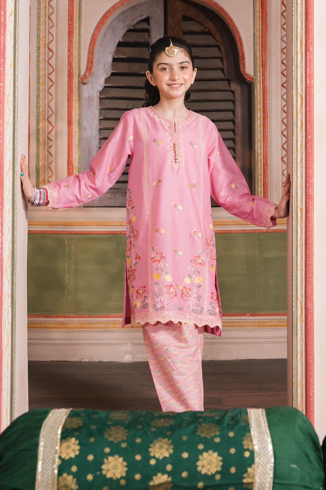 EMBROIDERED SUIT (E0651/404/412)