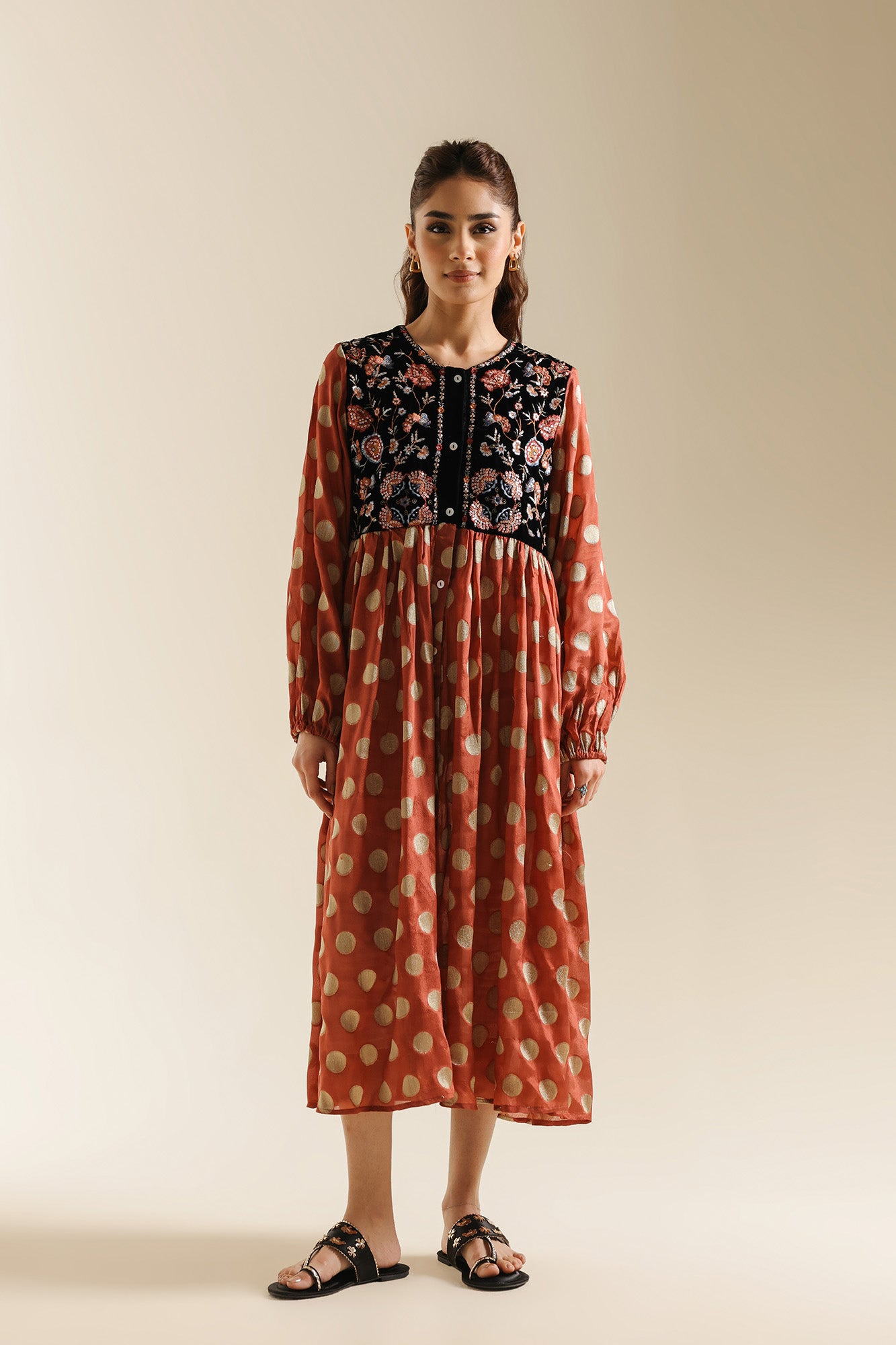 DRESS (E0667/119/902)