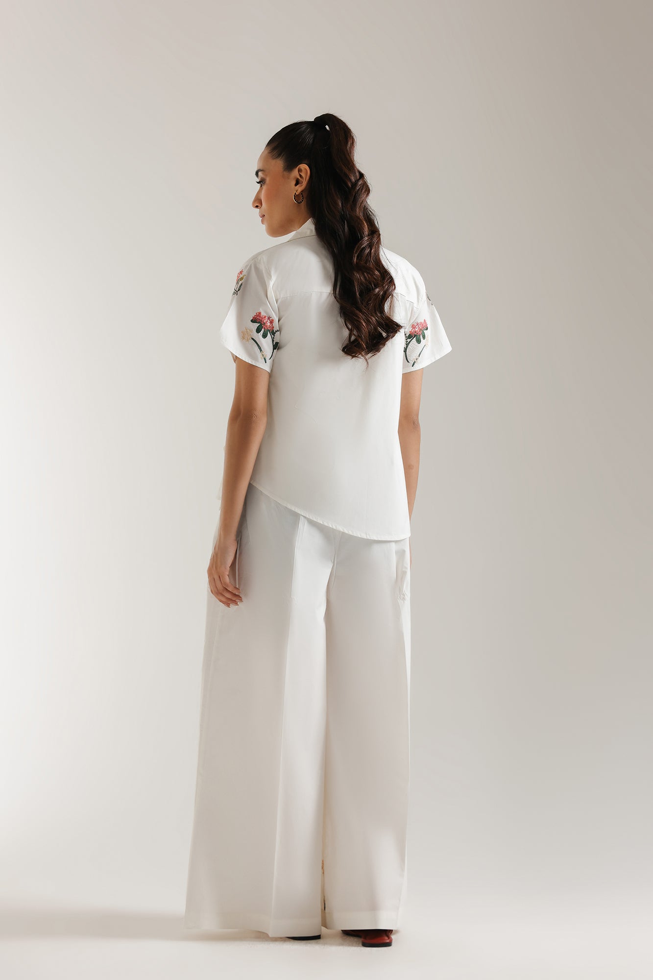 EMBROIDERED SUIT (E106/002/0672)