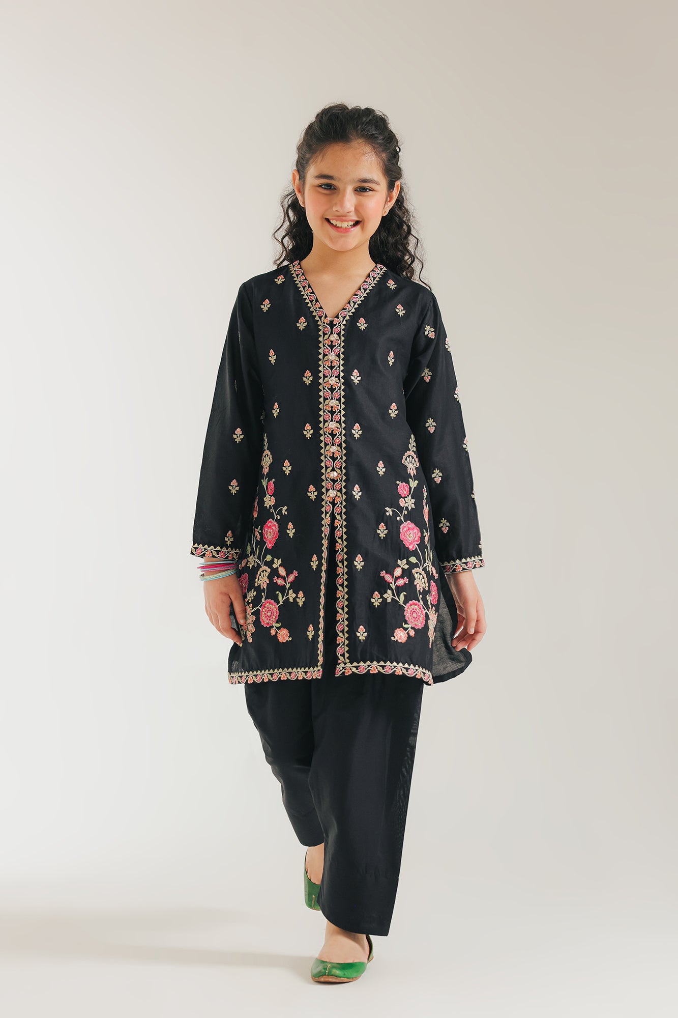 EMBROIDERED SUIT (E0676/404/901)
