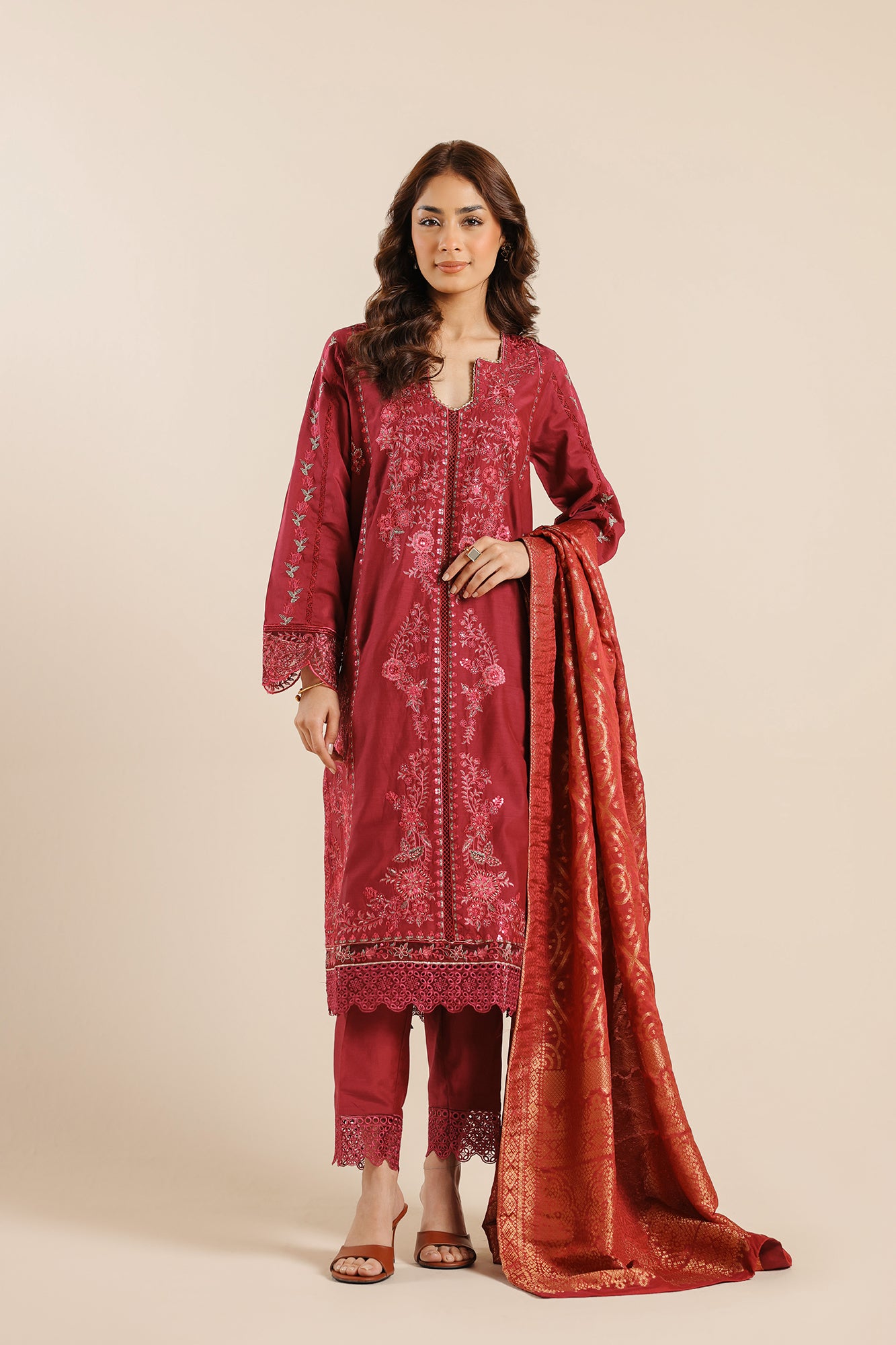 EMBROIDERED SUIT (E0724/105/404)