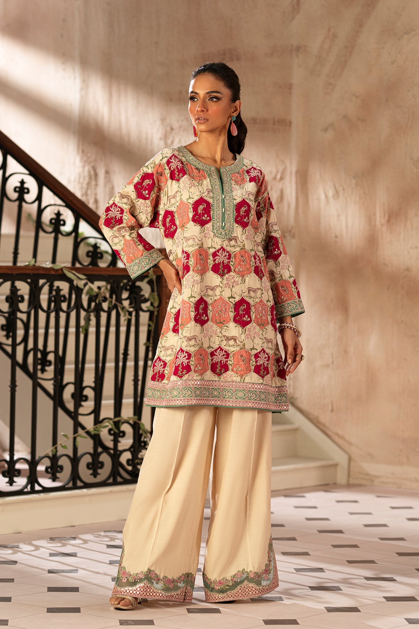 EMBROIDERED SUIT (E0738/104/004)