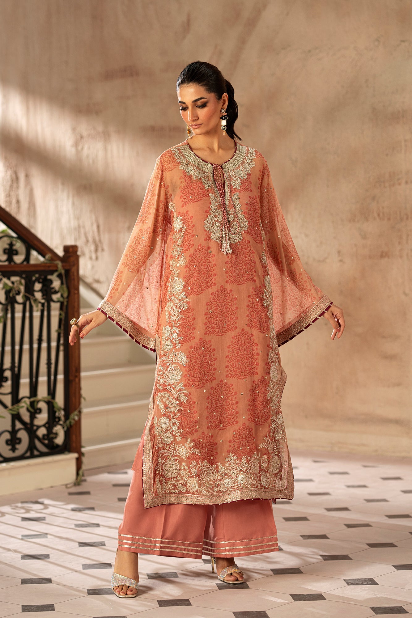 EMBROIDERED SUIT (E0742/104/325)