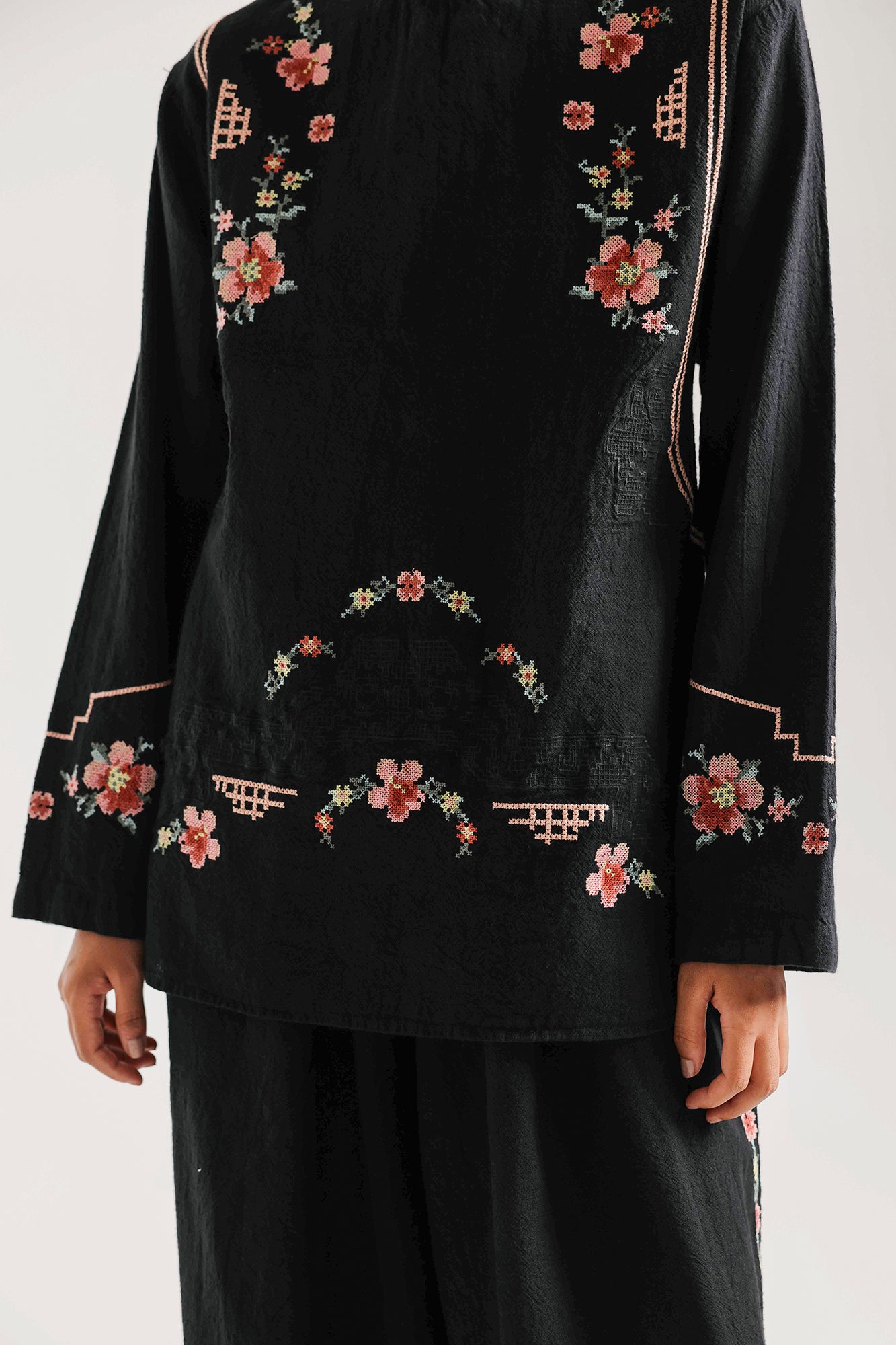 EMBROIDERED SUIT (E0753/106/902)