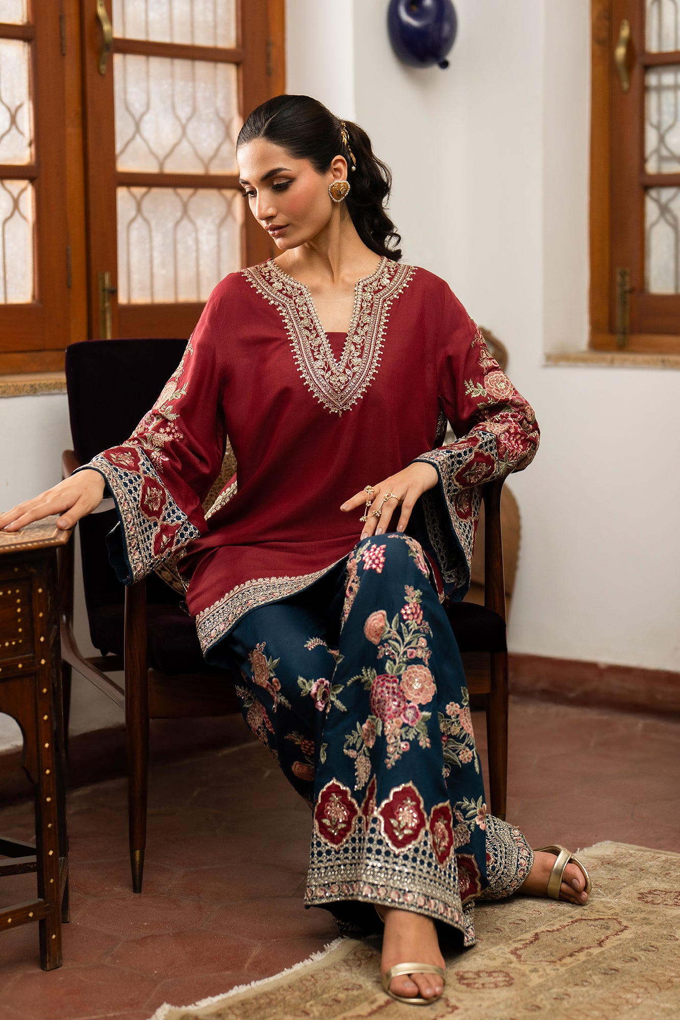 EMBROIDERED SUIT (E0758/104/303)