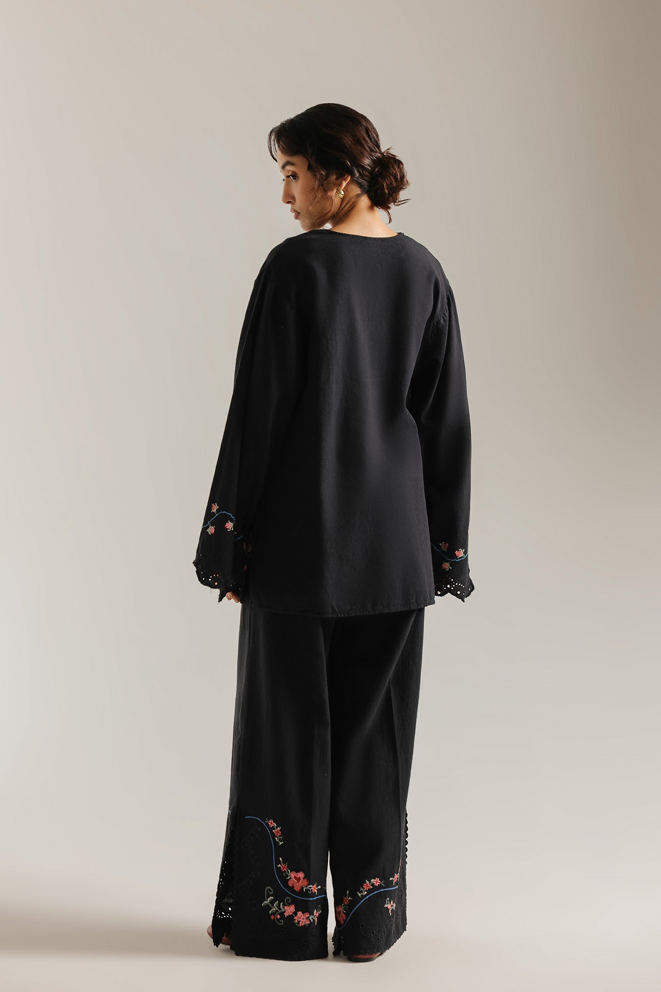 EMBROIDERED SUIT (E0773/106/902)