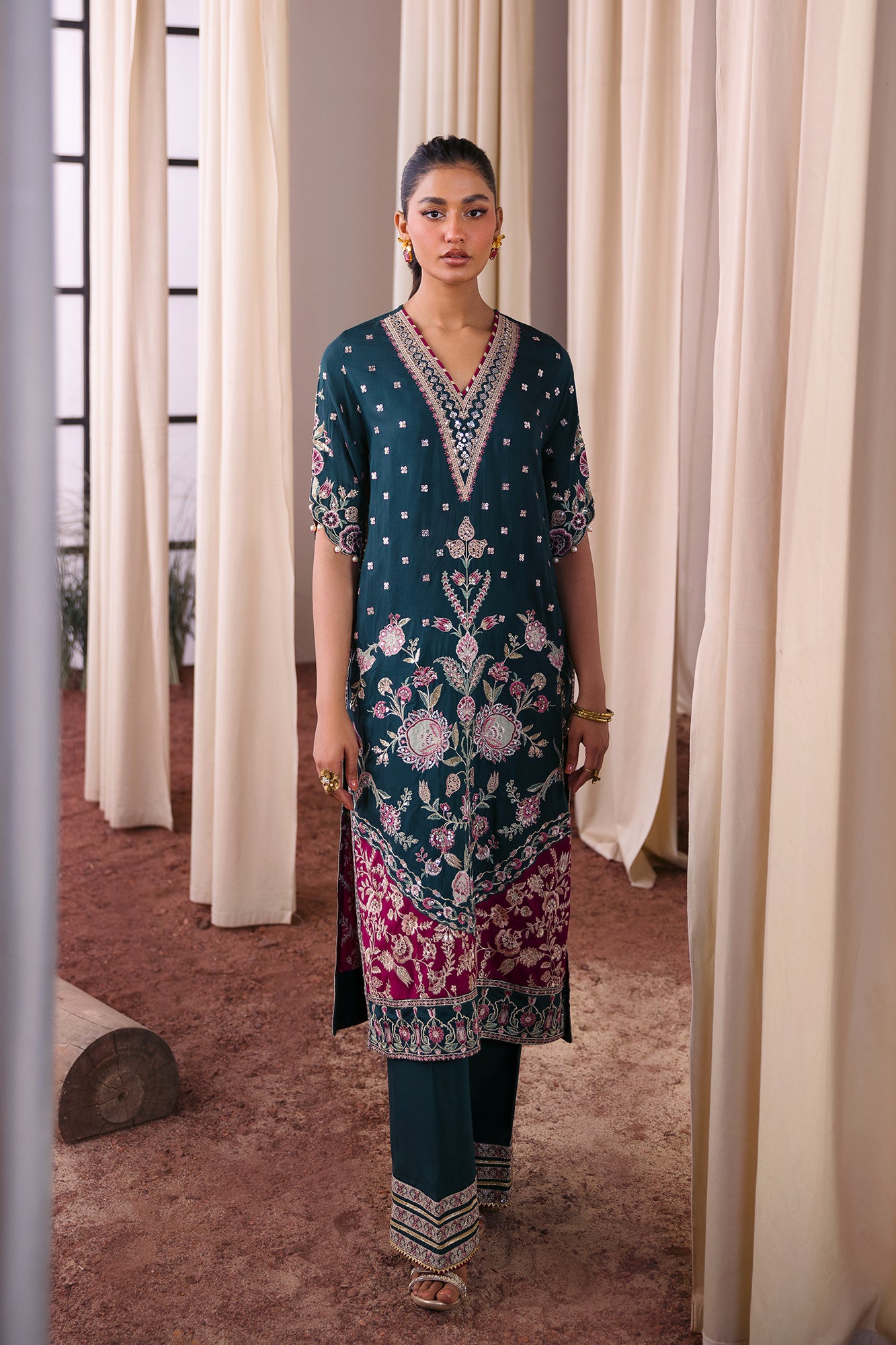 EMBROIDERED SUIT (E0786/104/705)