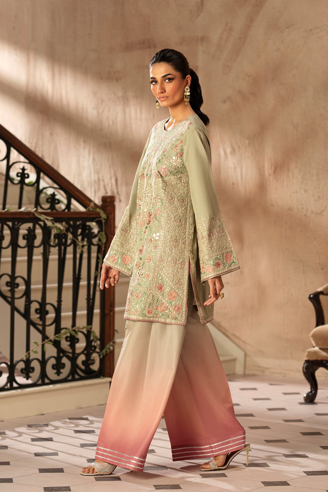 EMBROIDERED SUIT (E0789/104/122)