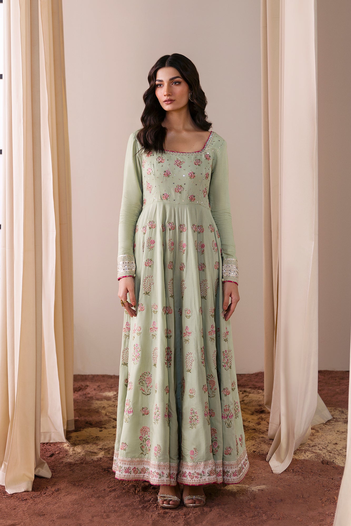 EMBROIDERED PISHWAS (E104/130/0800)