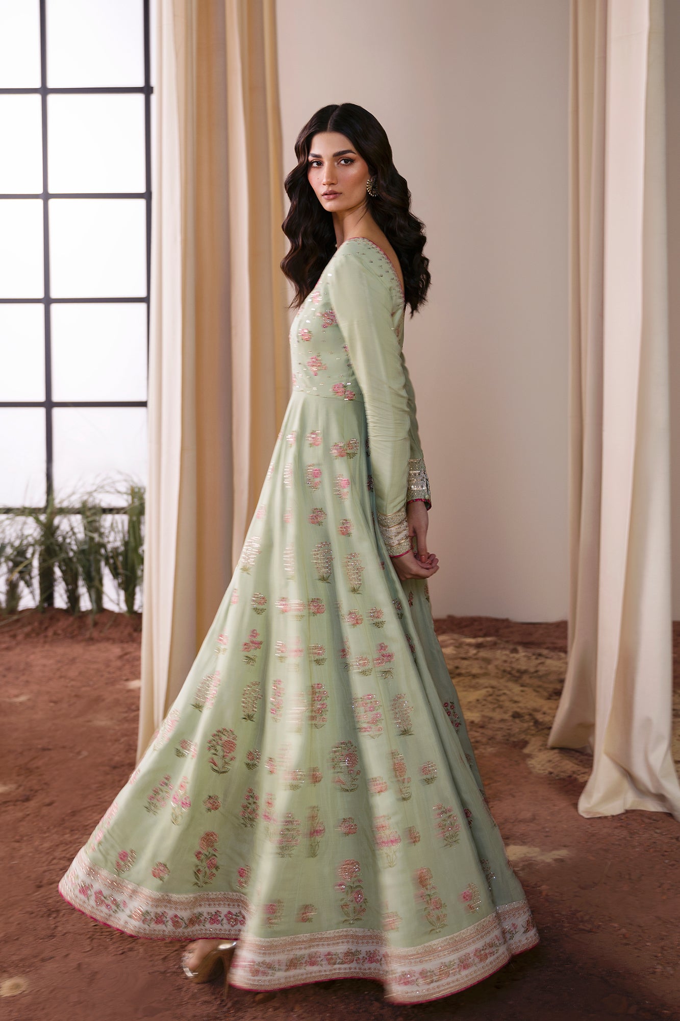 EMBROIDERED PISHWAS (E104/130/0800)