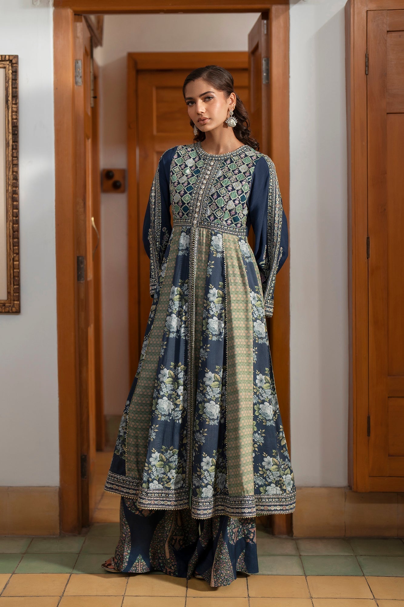 EMBROIDERED SUIT (E104/603/0804)