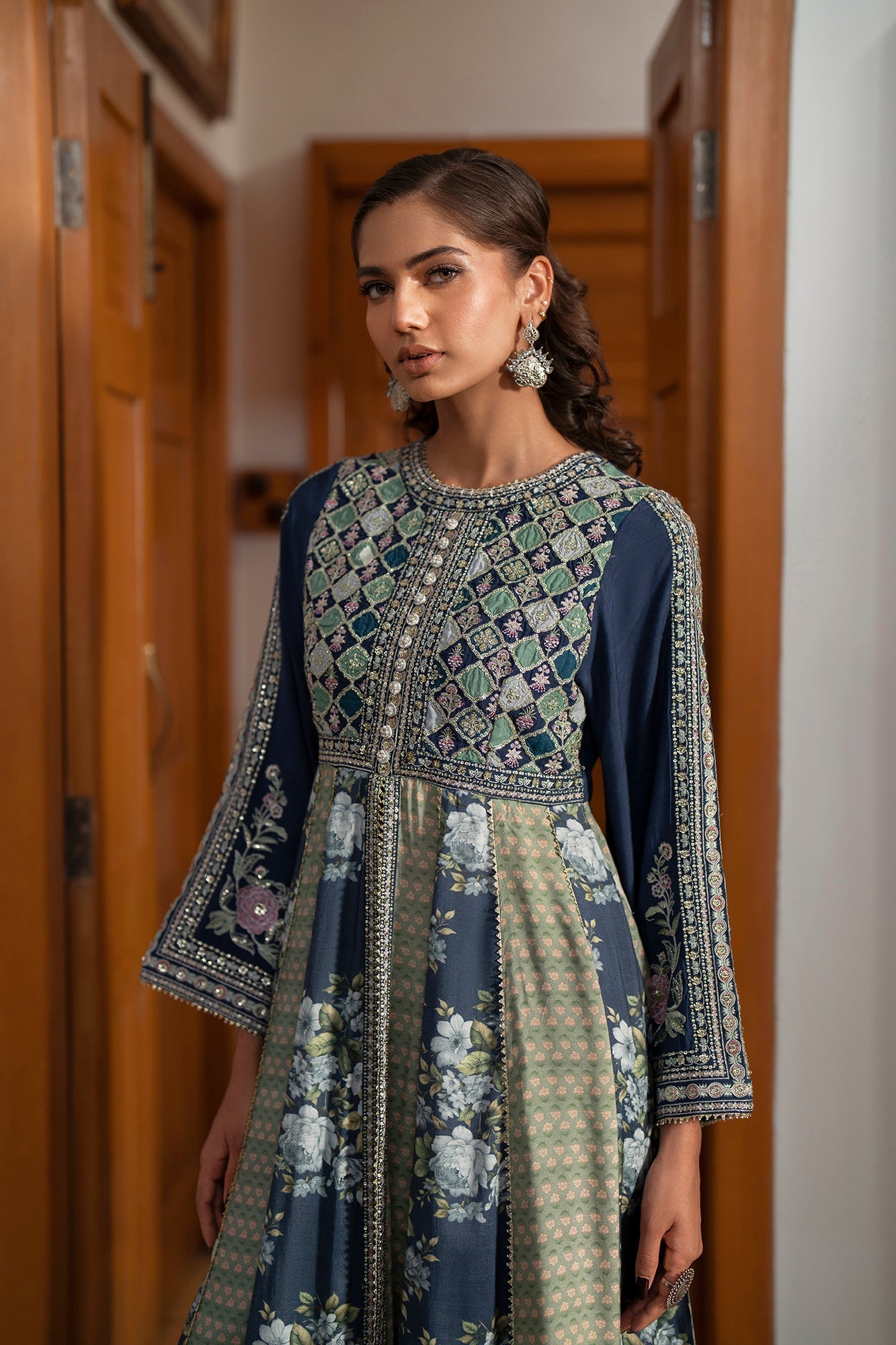 EMBROIDERED SUIT (E104/603/0804)