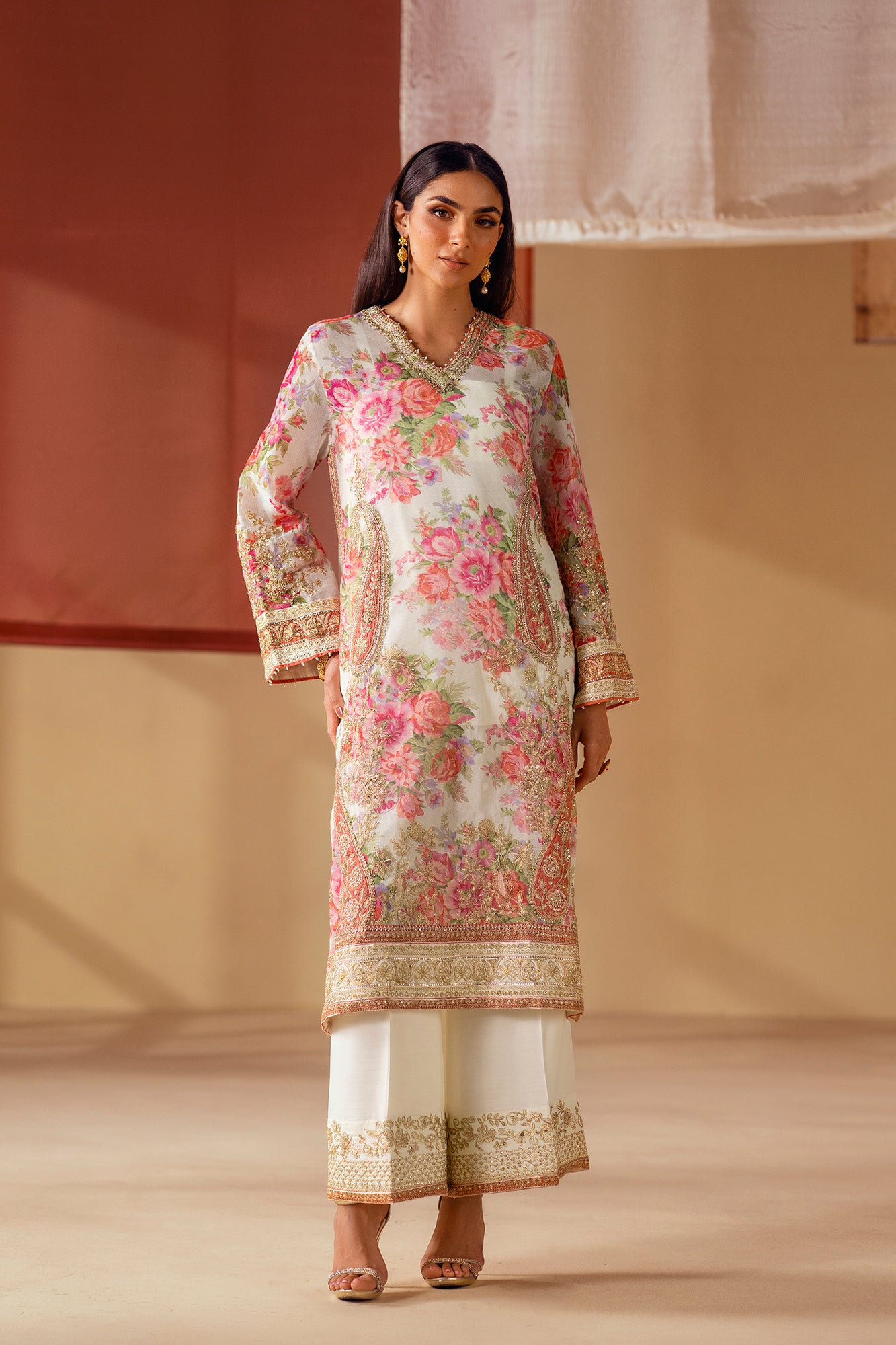 EMBROIDERED SUIT (E104/002/0808)