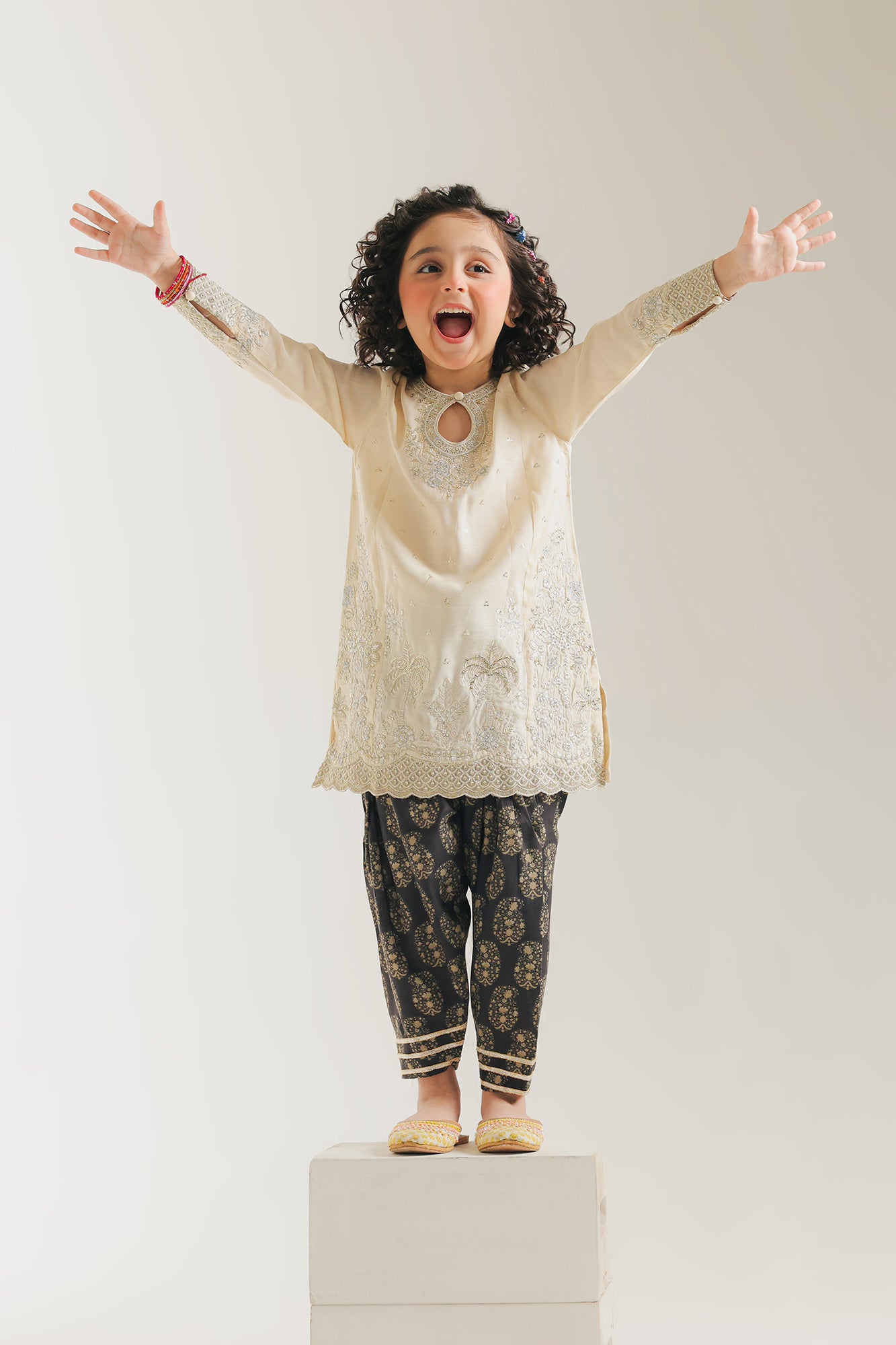 EMBROIDERED SUIT (E0811/404/115)