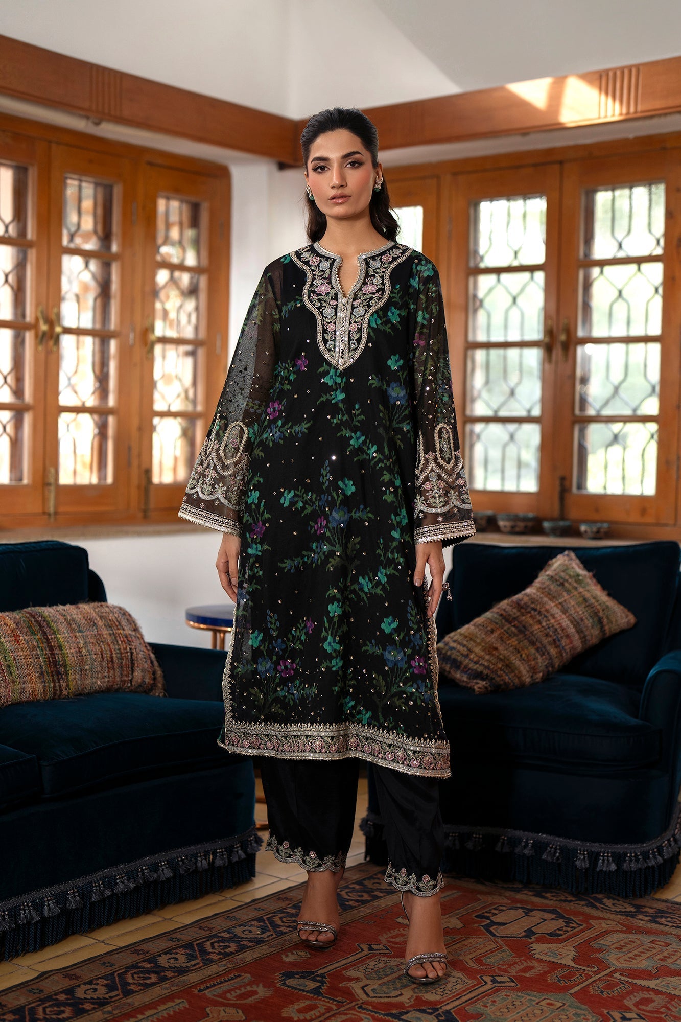 EMBROIDERED SUIT (E104/901/0817)