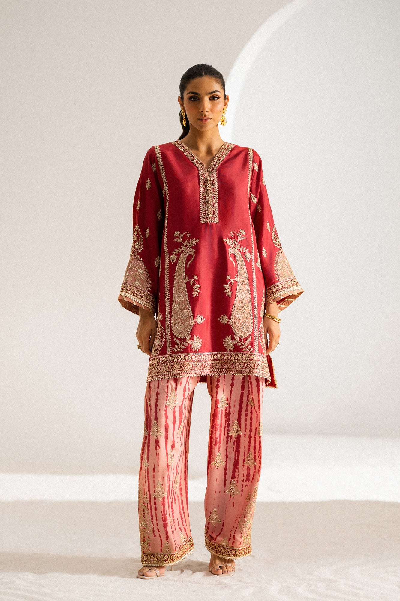 EMBROIDERED SUIT (E104/415/0818)