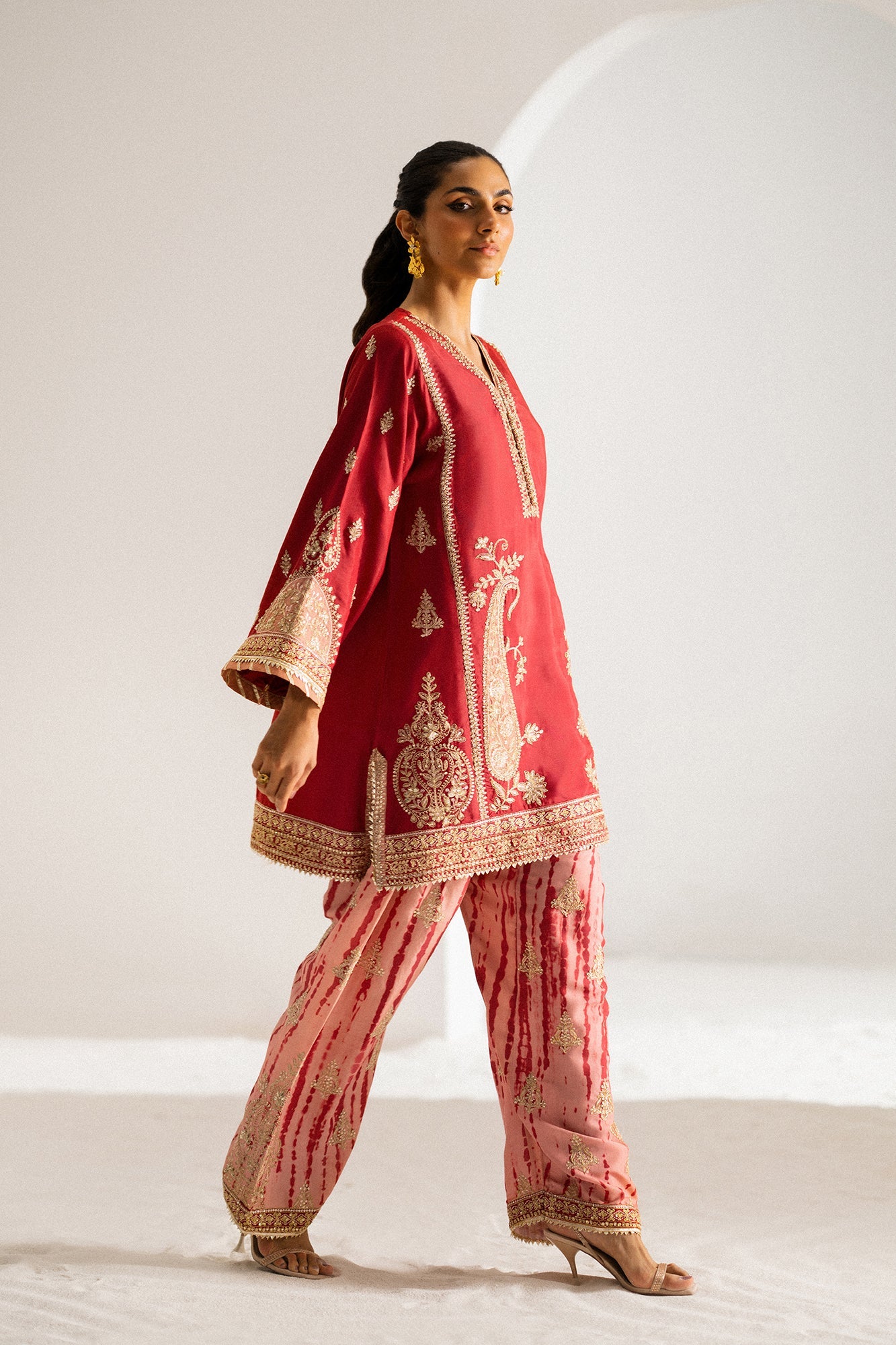 EMBROIDERED SUIT (E104/415/0818)