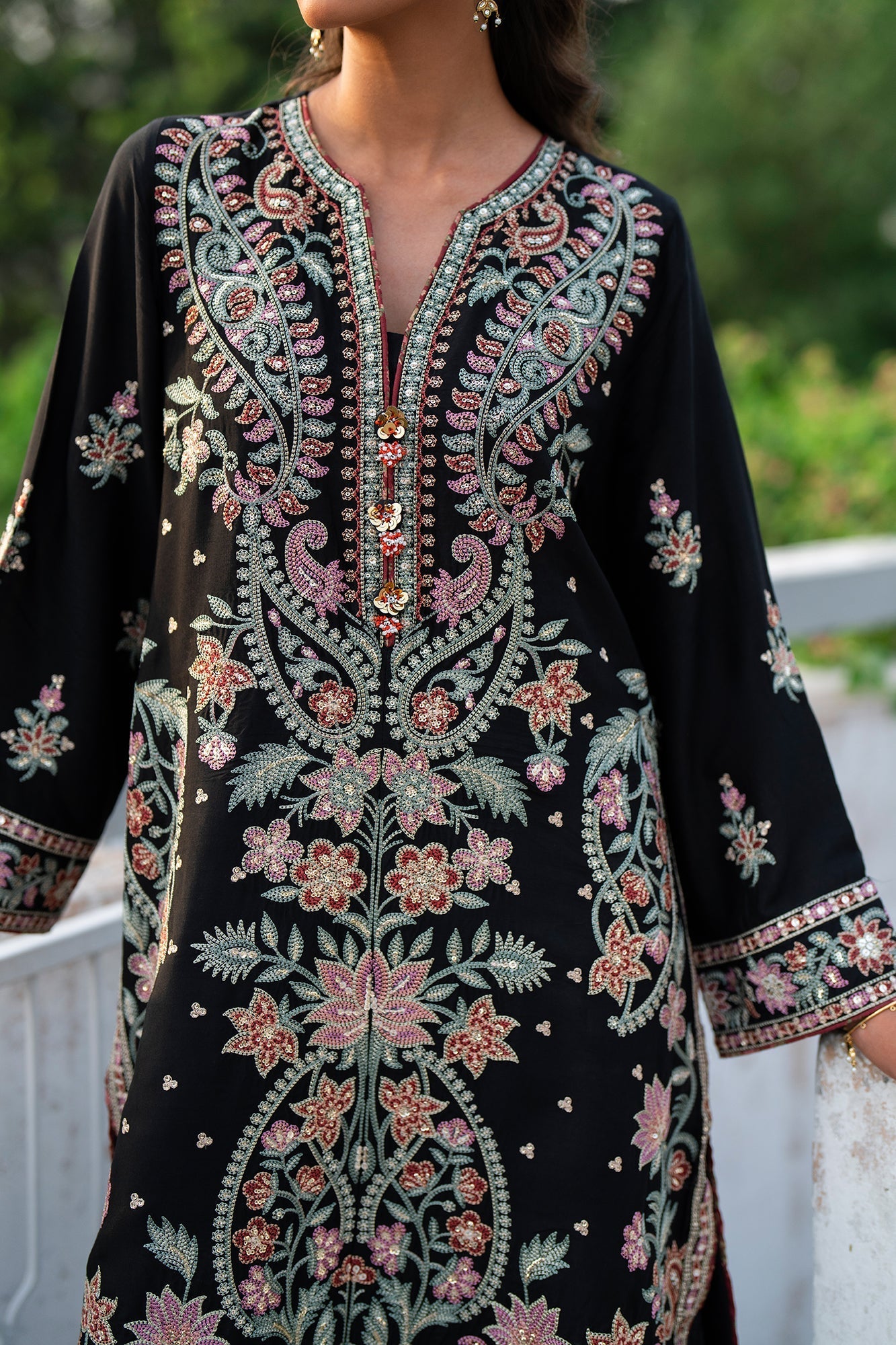 EMBROIDERED SUIT (E104/902/0819)