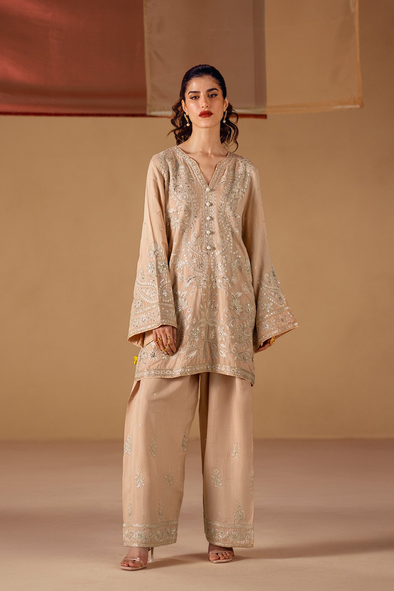 EMBROIDERED SUIT (E104/806/0821)