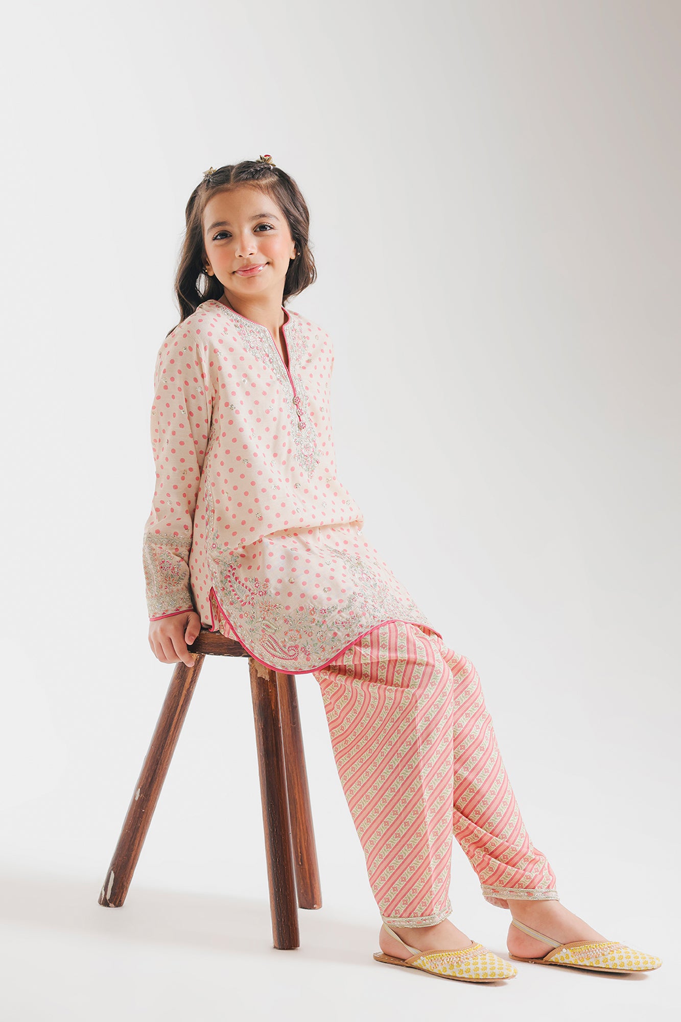 EMBROIDERED SUIT (E0824/404/227)