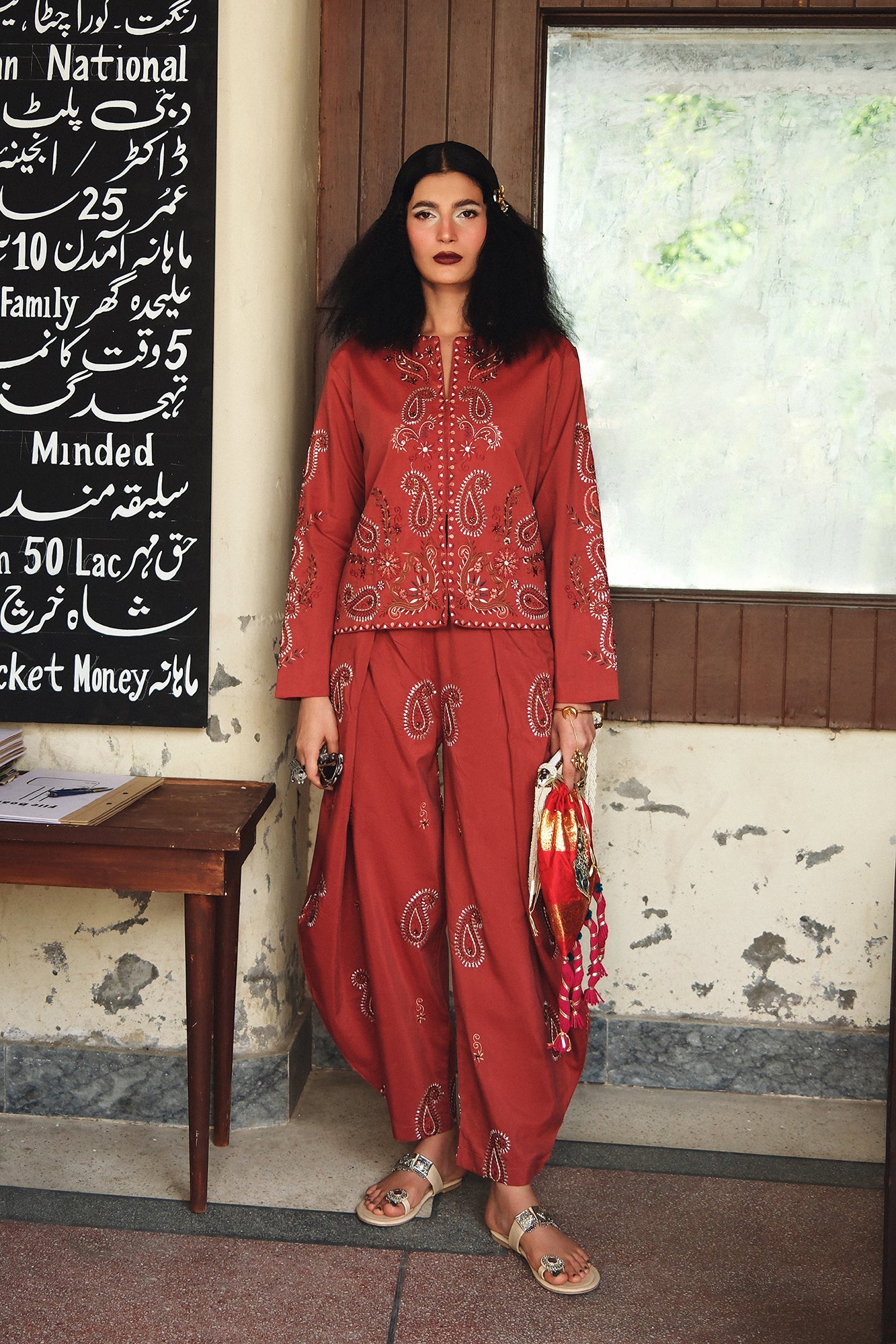 EMBROIDERED SUIT (E0827/119/209)
