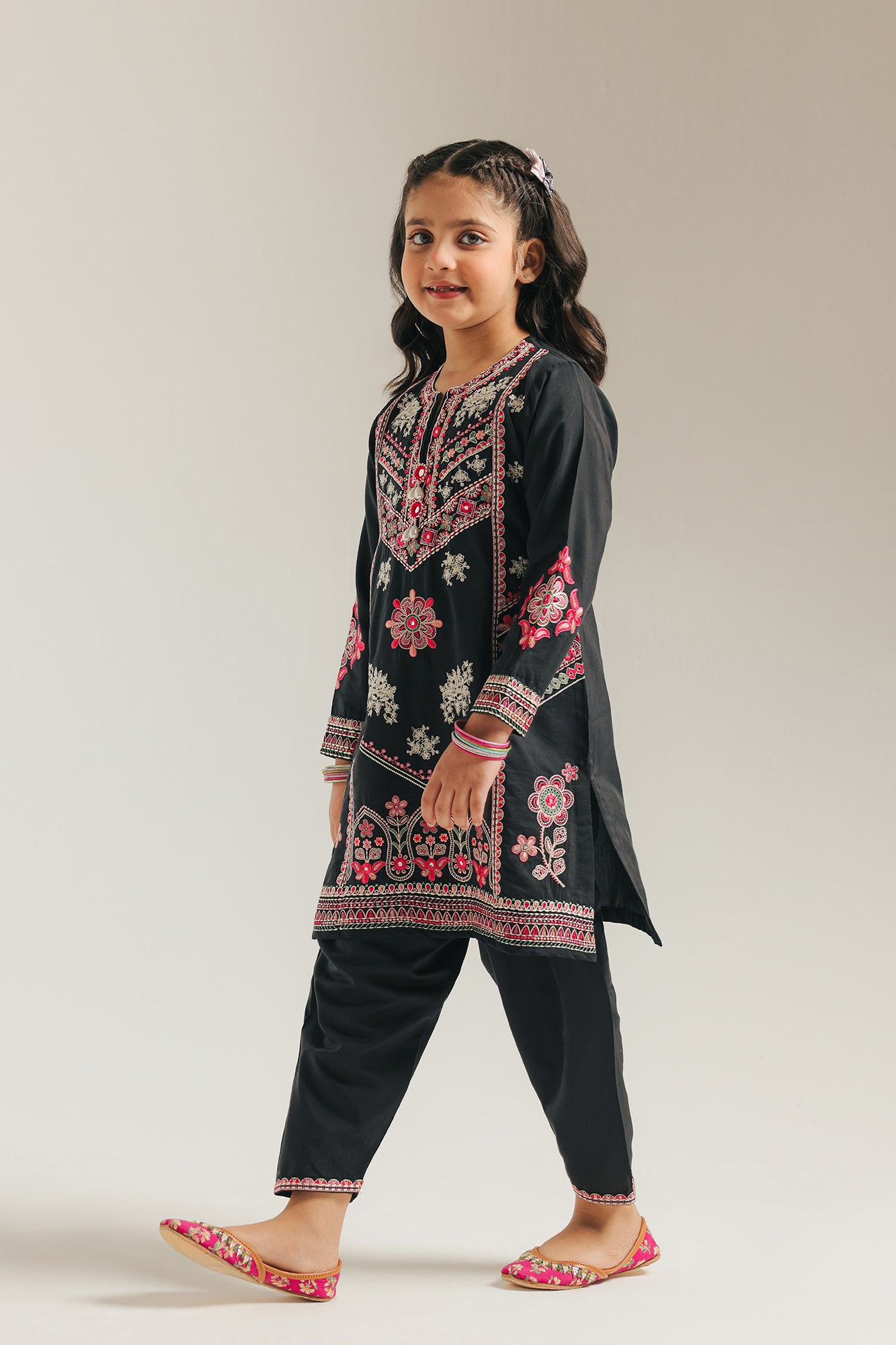 EMBROIDERED SUIT (E0862/404/902)