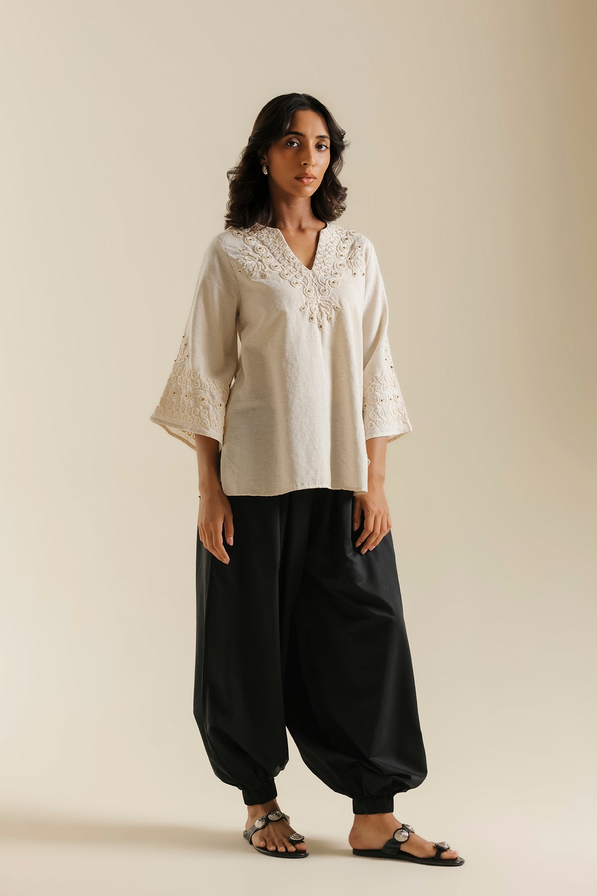 EMBROIDERED TOP (E0867/119/004)