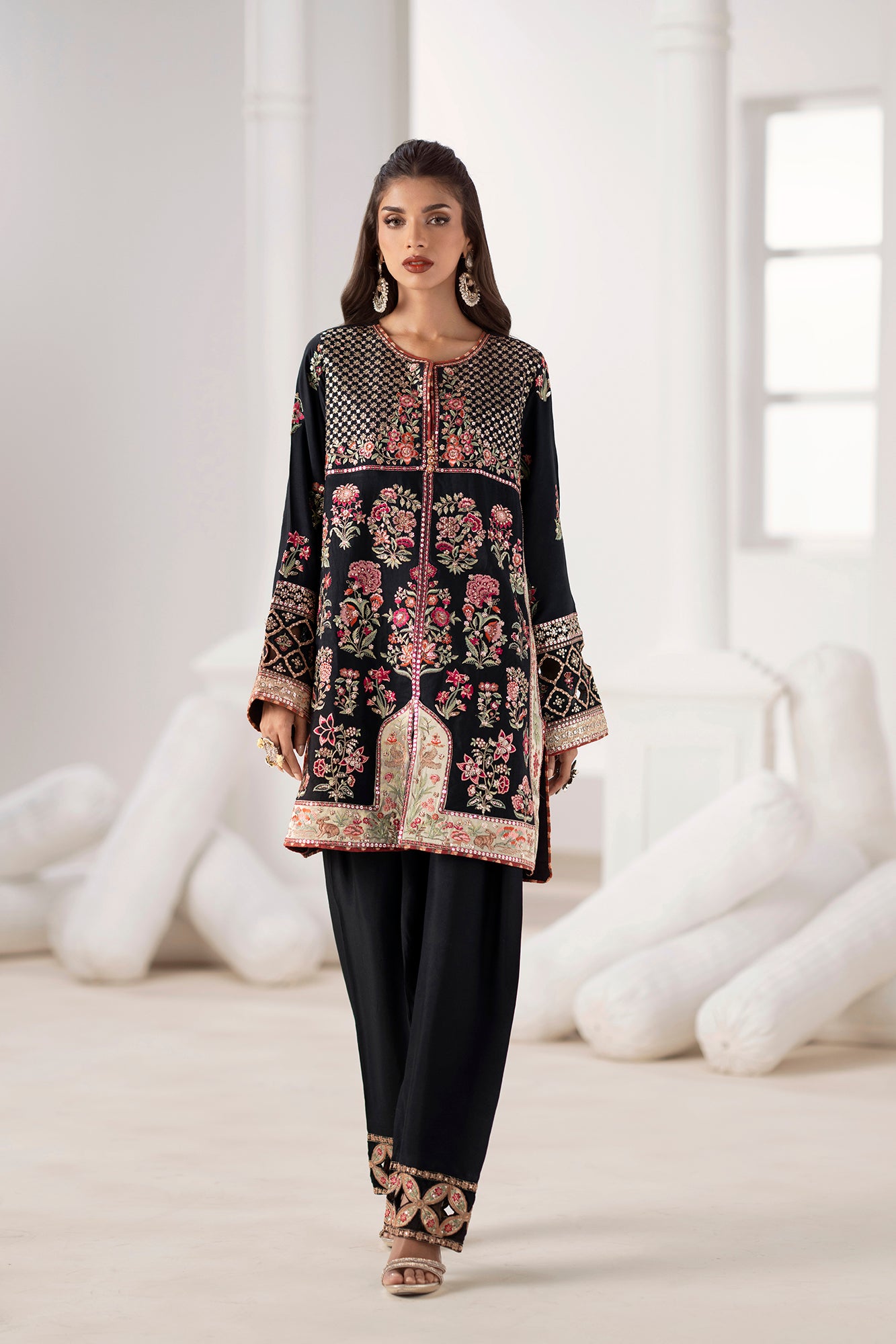 EMBROIDERED SUIT (E0911/104/902)