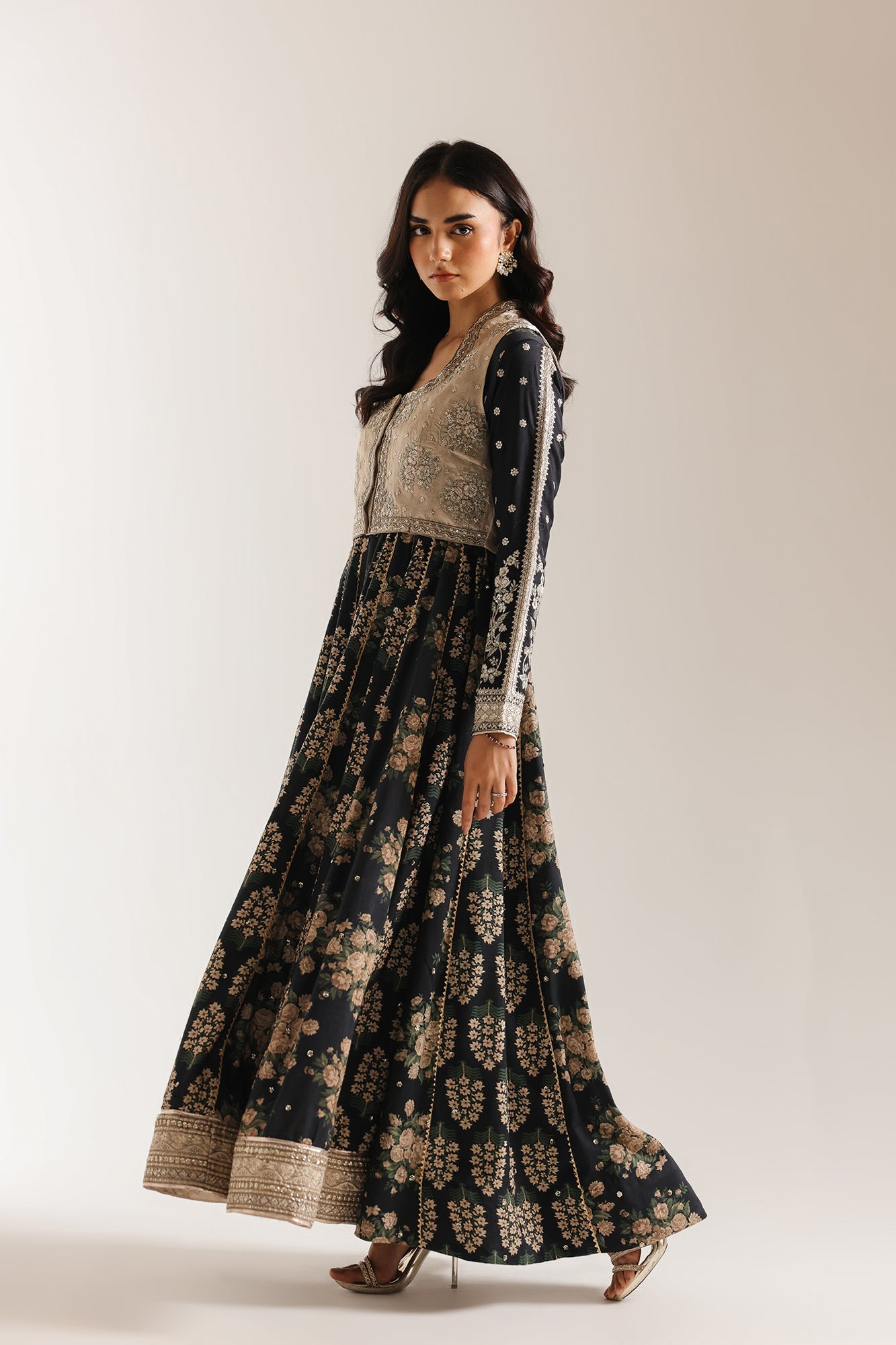 EMBROIDERED PISHWAS (E0920/104/902)