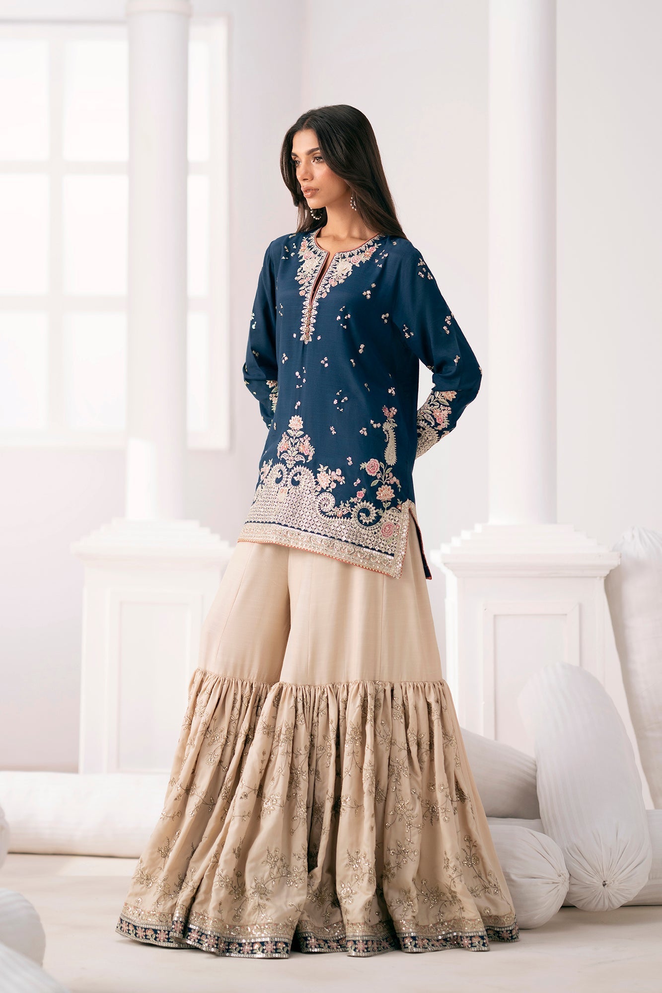 EMBROIDERED SUIT (E0939/104/603)