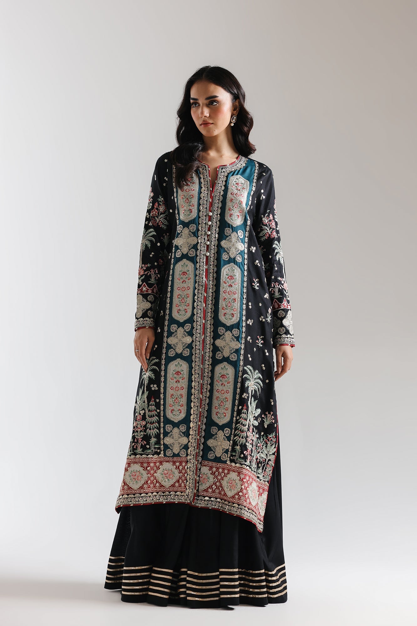 EMBROIDERED SUIT (E0957/104/901)