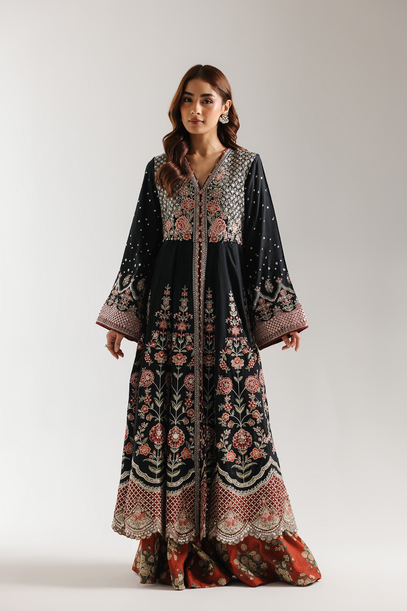 EMBROIDERED SUIT (E0964/104/901)