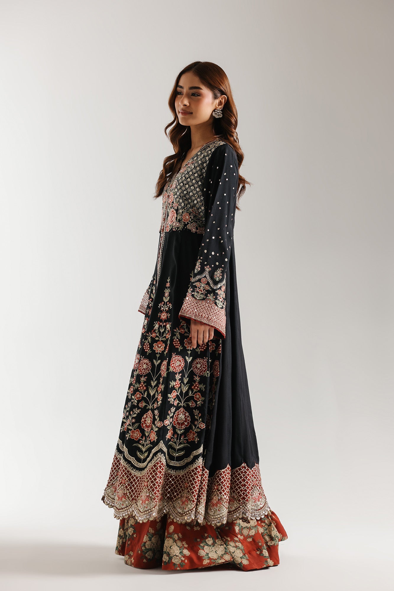 EMBROIDERED SUIT (E0964/104/901)