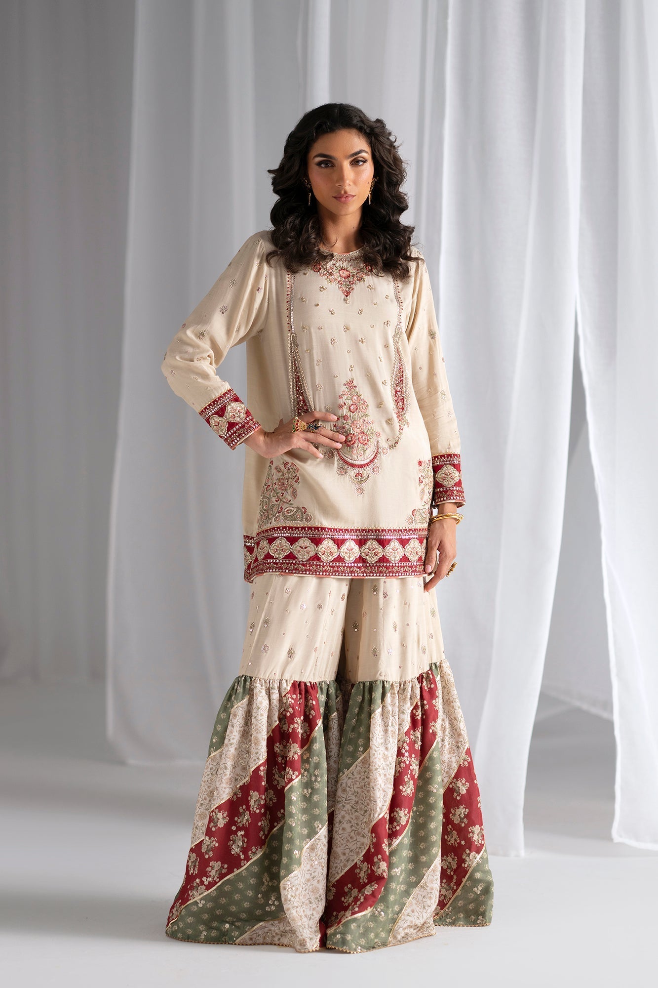 EMBROIDERED SUIT (E0967/104/006)